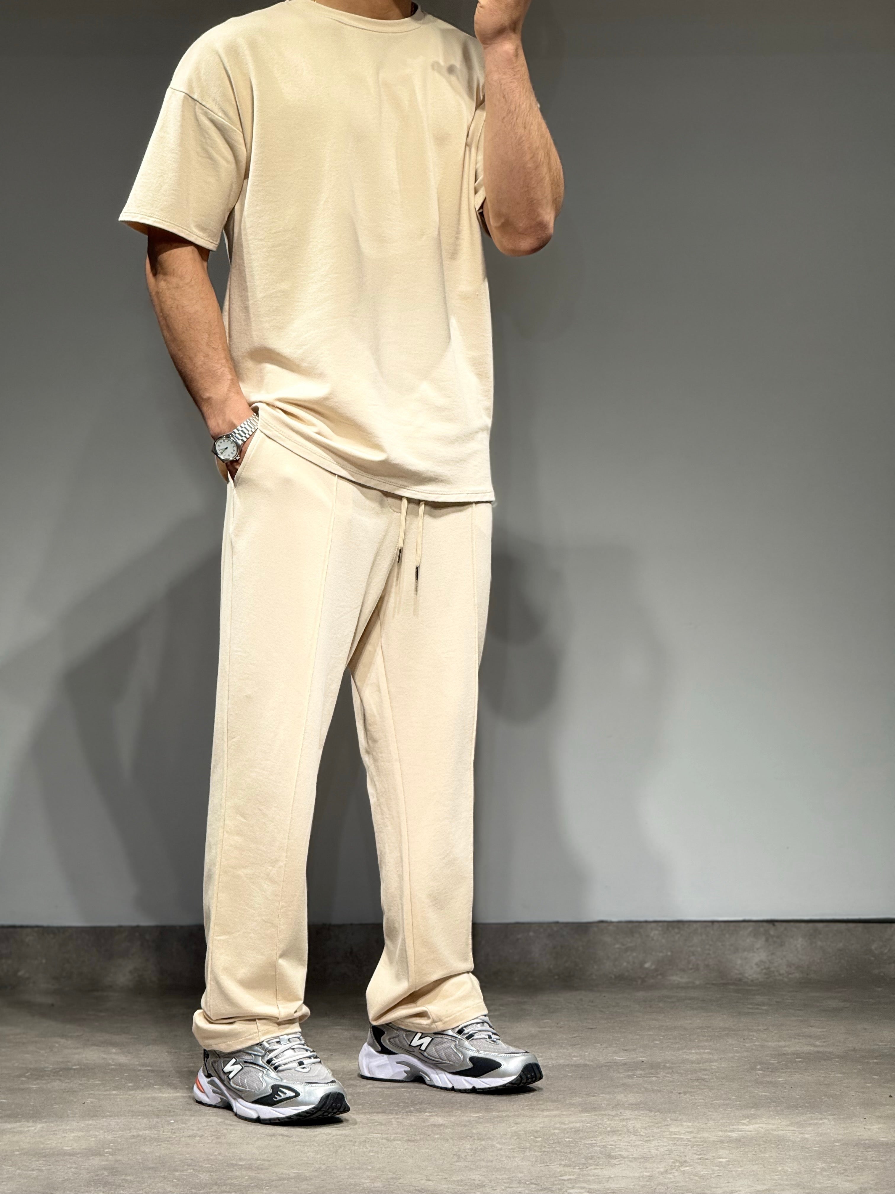 Ensemble Basic t-shirt pantalon beige