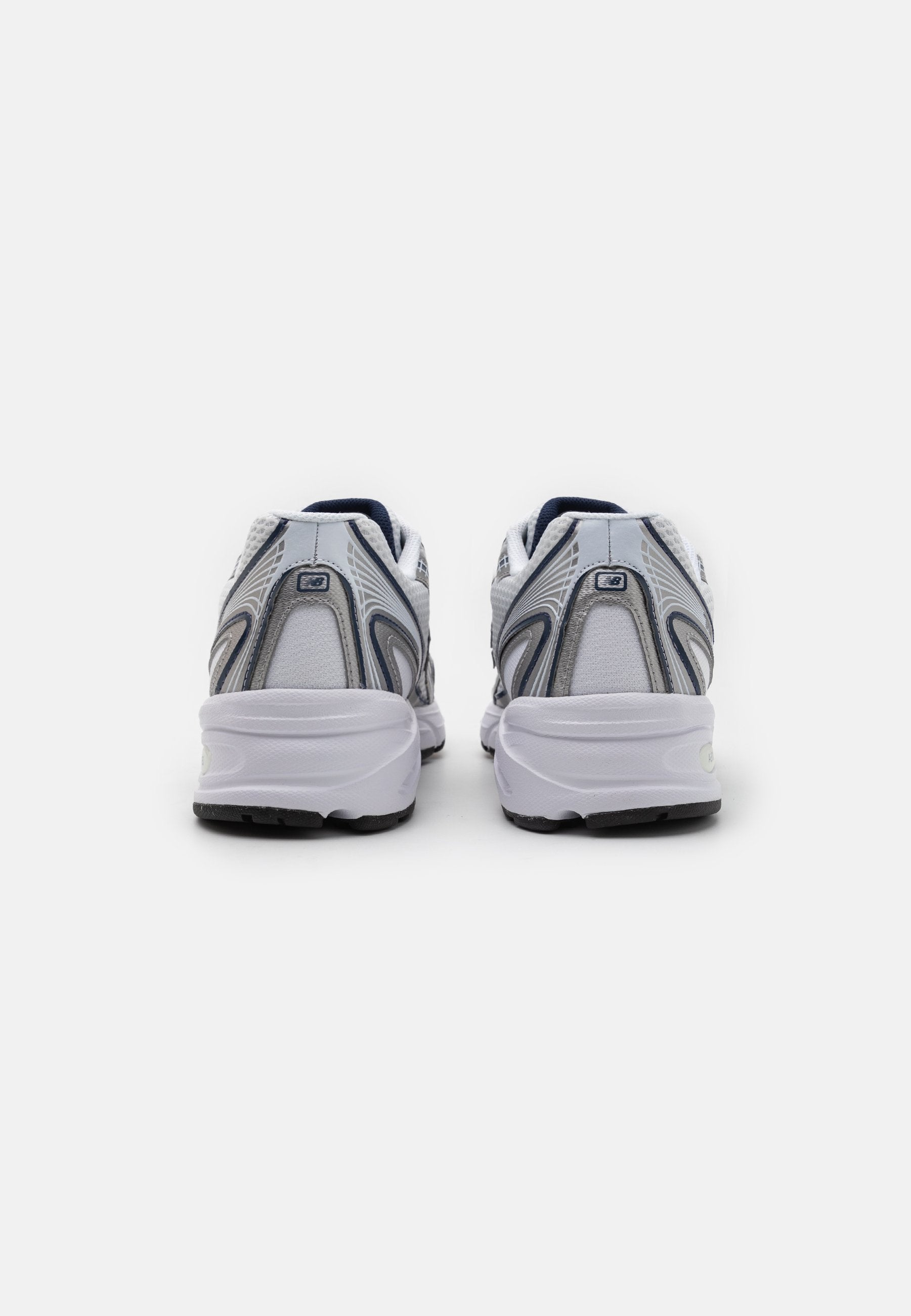 New Balance - U740 blanche grise