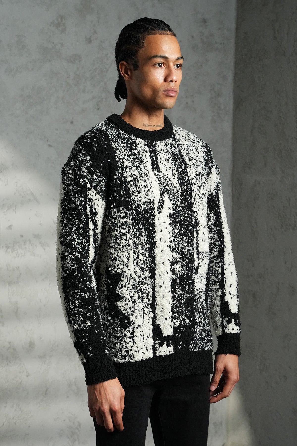 Pull fluffy noir et blanc