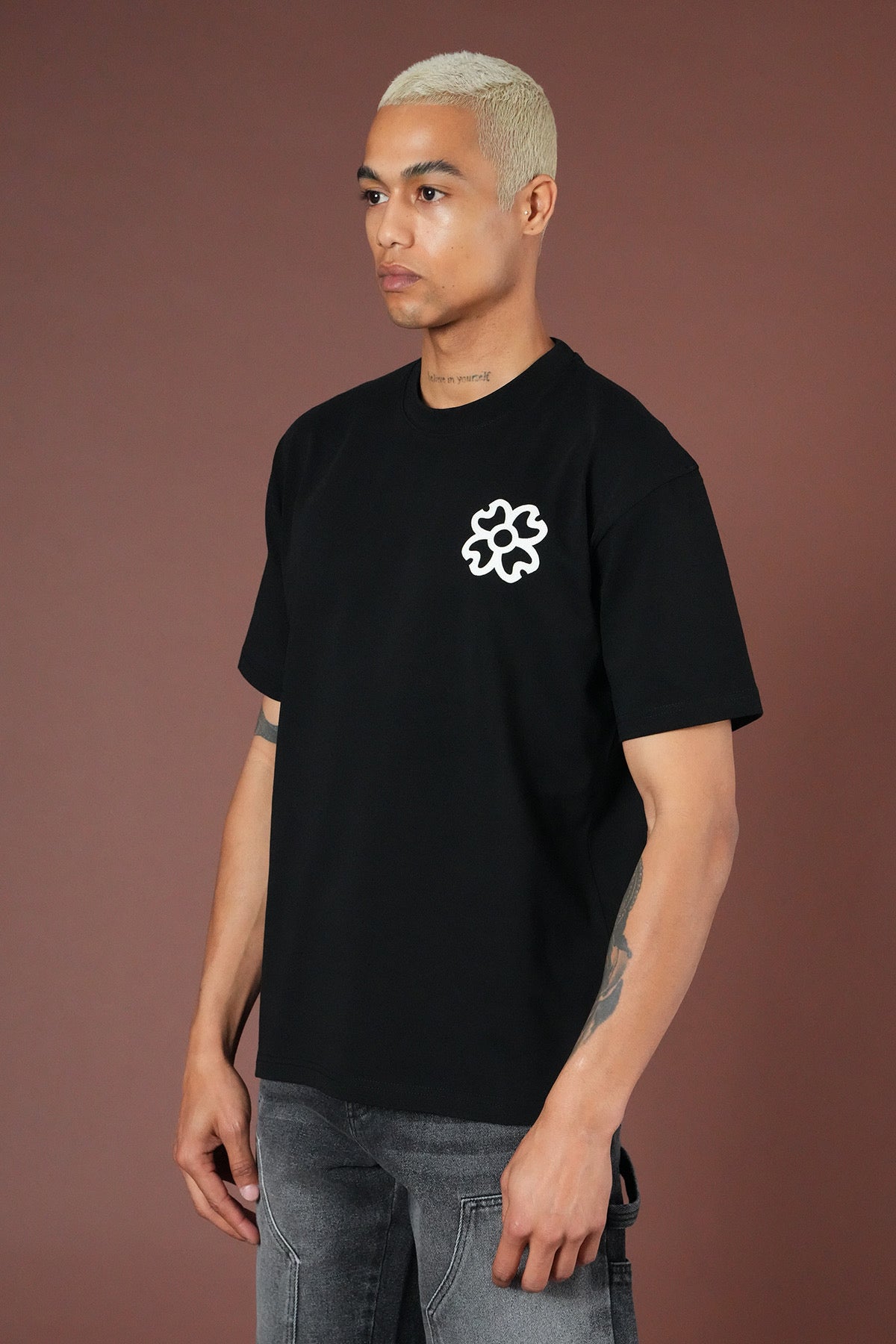 T-Shirt noir Trèfle blanc
