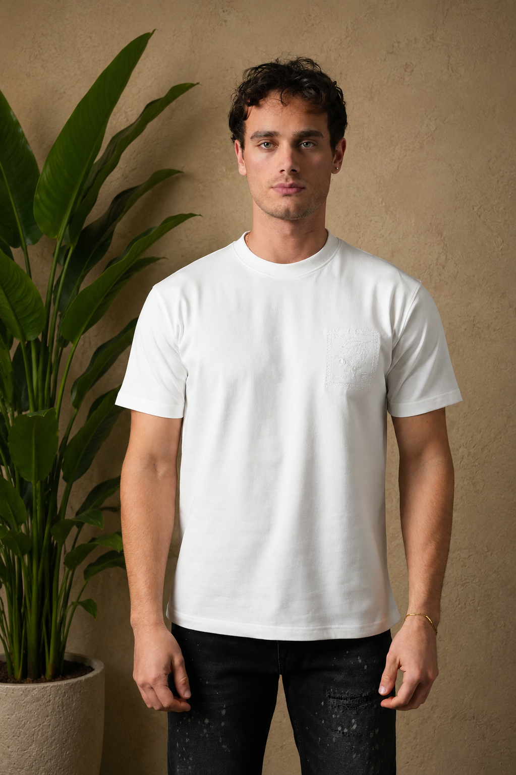 T-Shirt blanc motif brodé