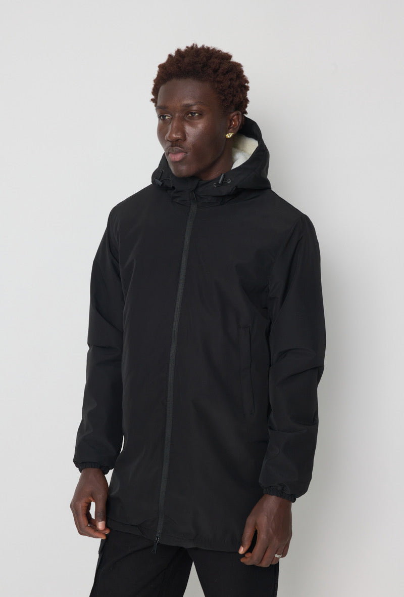 Veste capuche longue noir fourrée
