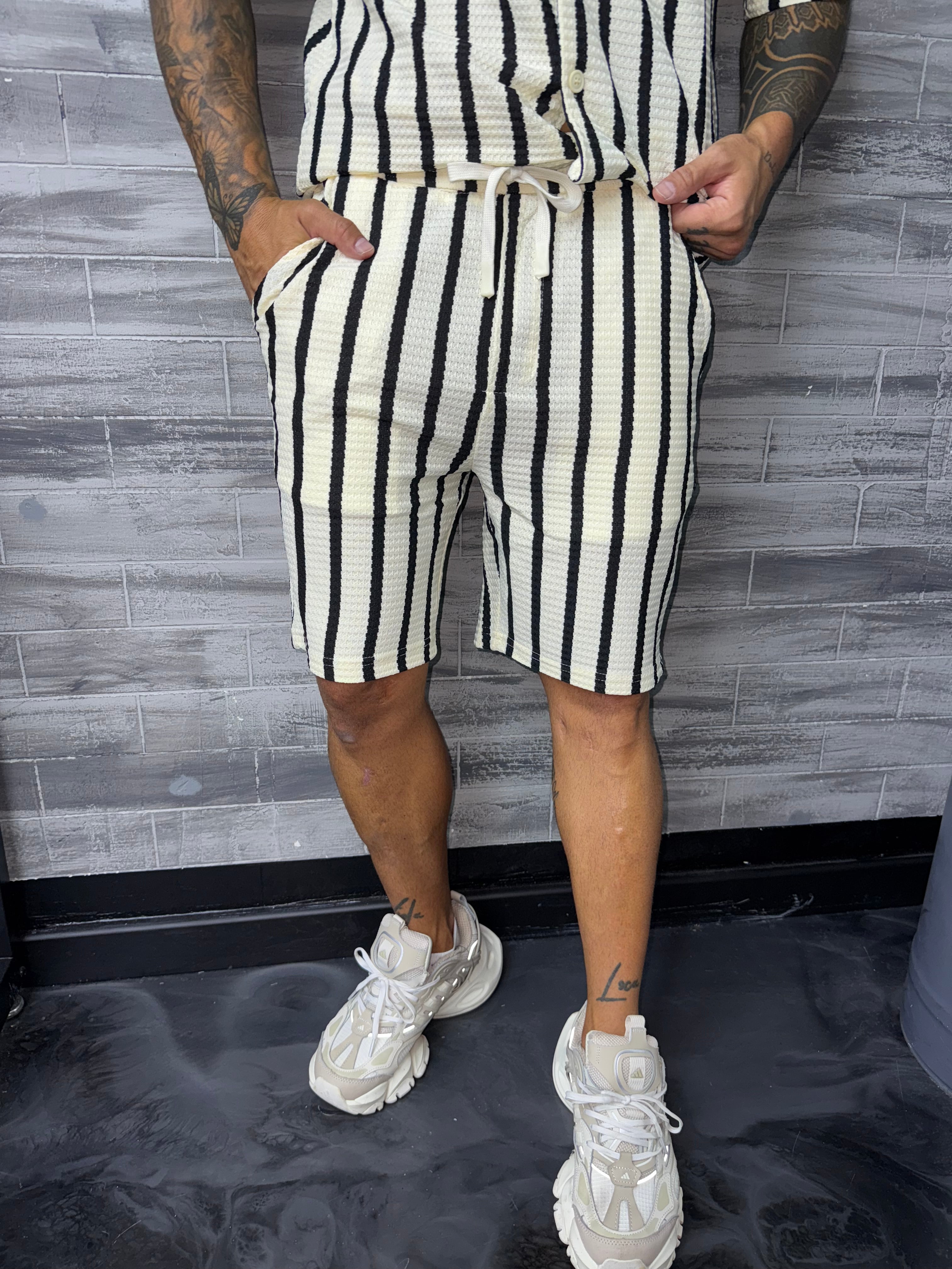 Ensemble rayure short + chemise blanc noir
