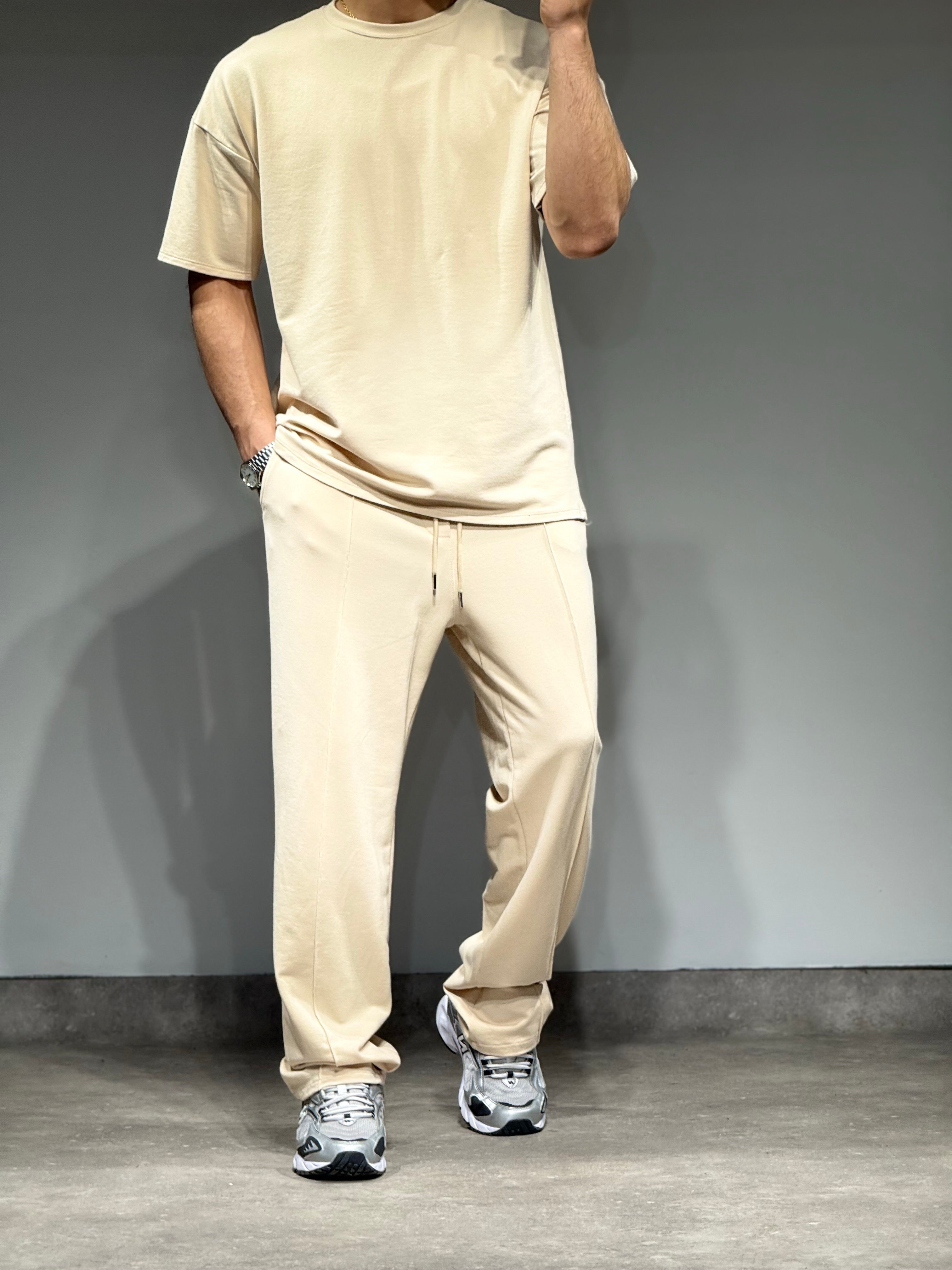 Ensemble Basic t-shirt pantalon beige