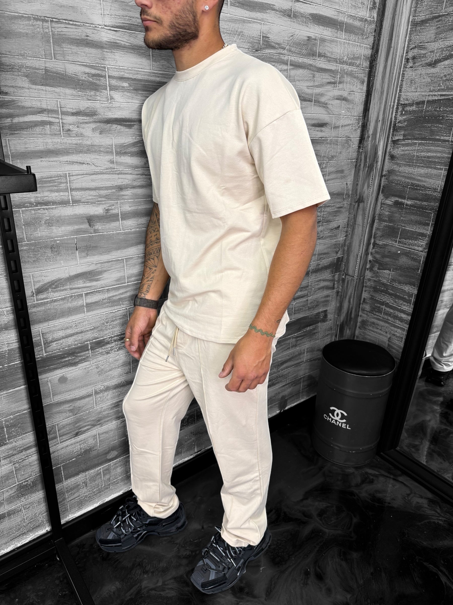 Ensemble Basic t-shirt pantalon beige