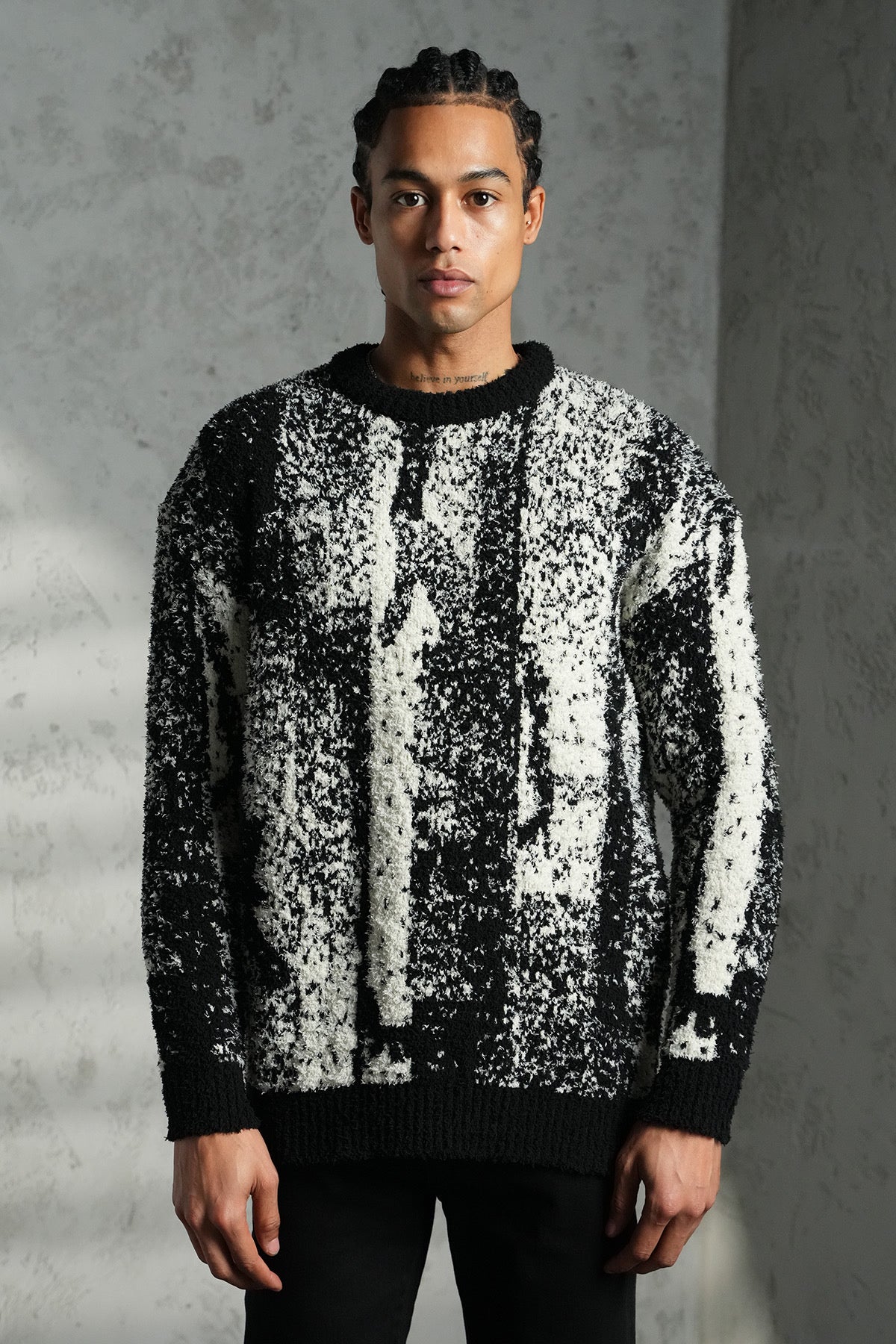 Pull fluffy noir et blanc