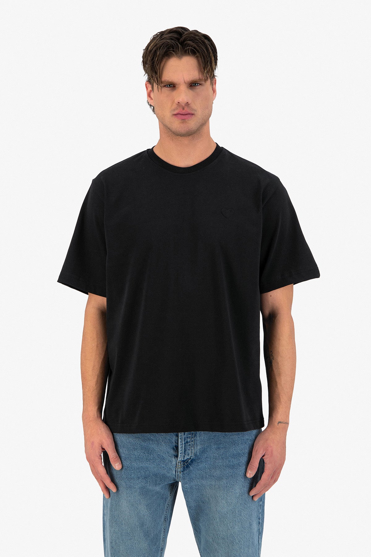 T-shirt noir petit cœur