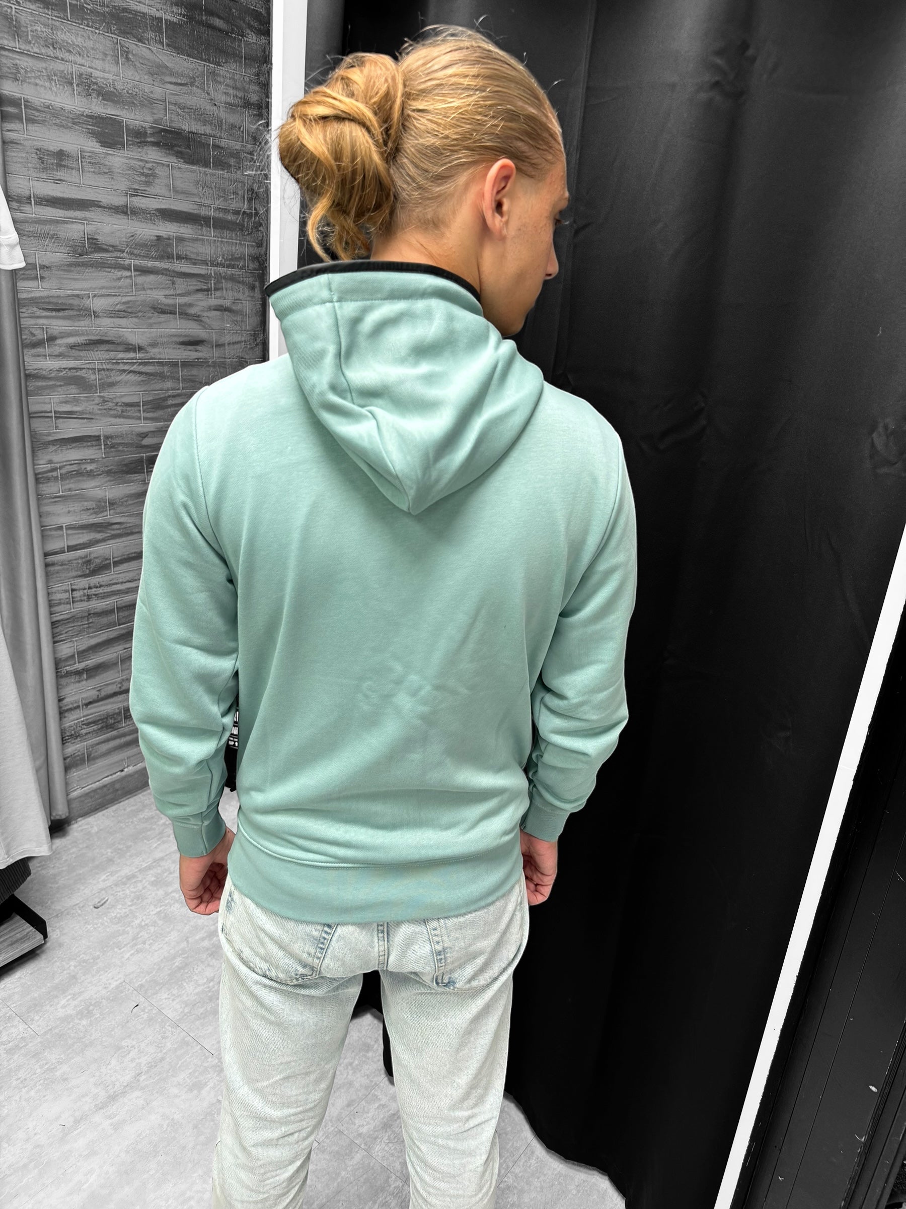 Helvetica - Veste Borgia Pistache