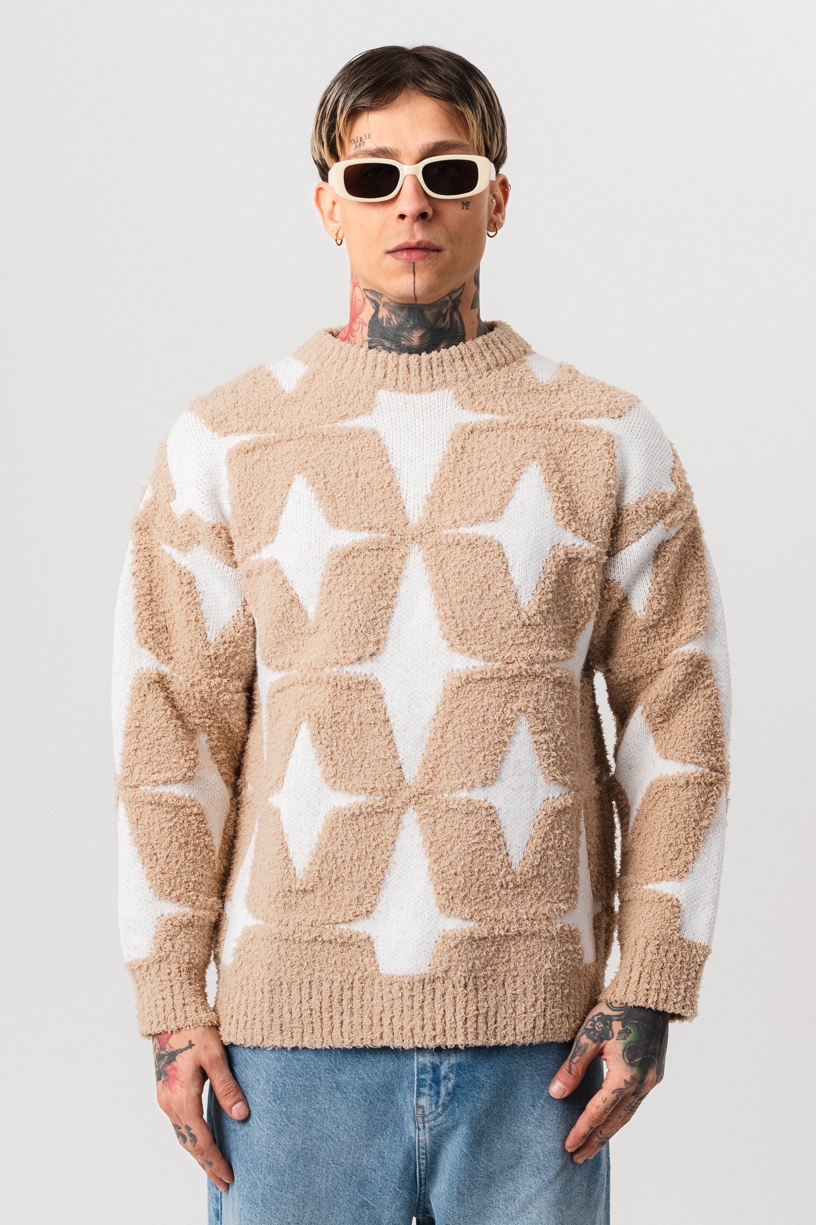 Pull fluffy étoile beige et blanc