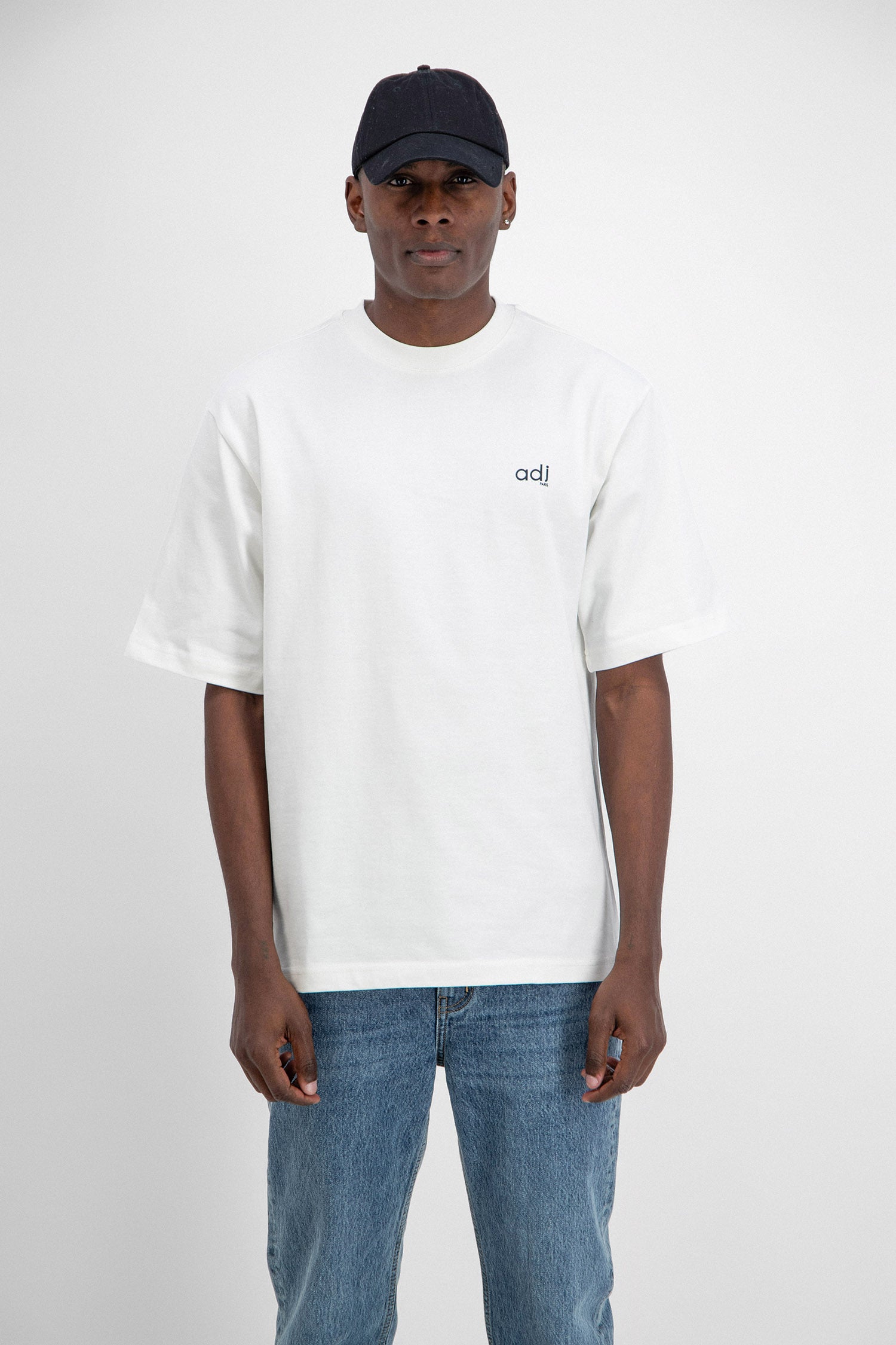 T-shirt blancLook but don’t touch