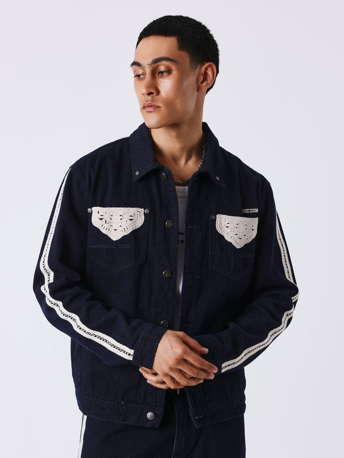 PXP - VESTE EN DENIM NOIR BANDE CROCHET BEIGE