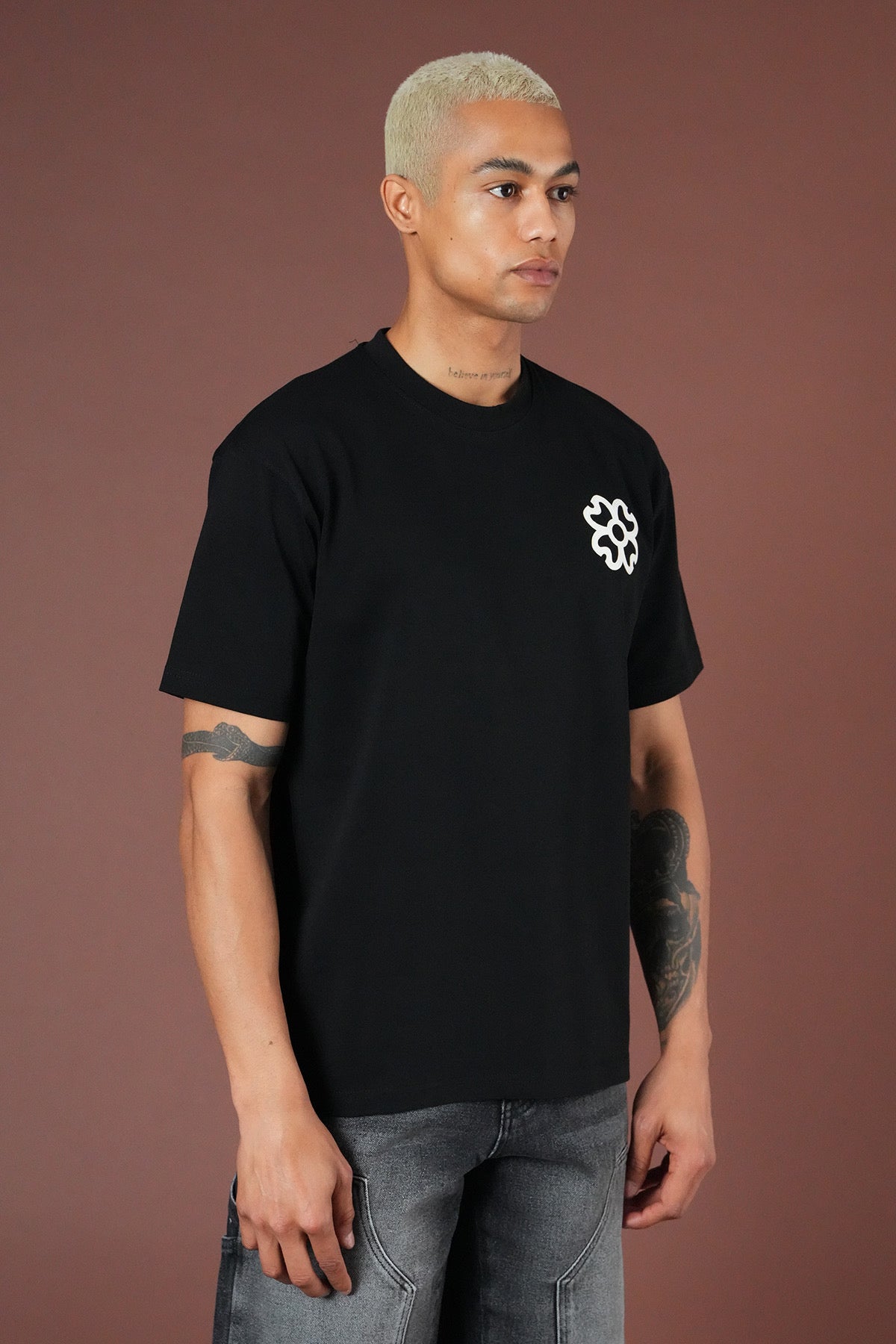 T-Shirt noir Trèfle blanc