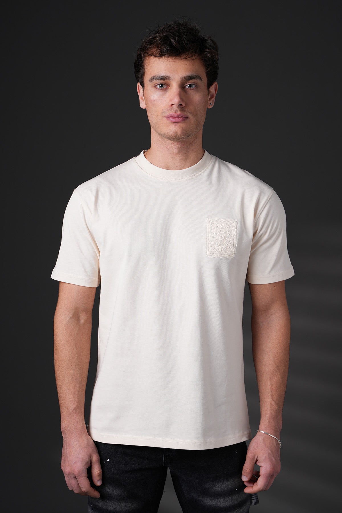 T-Shirt beige motif brodé