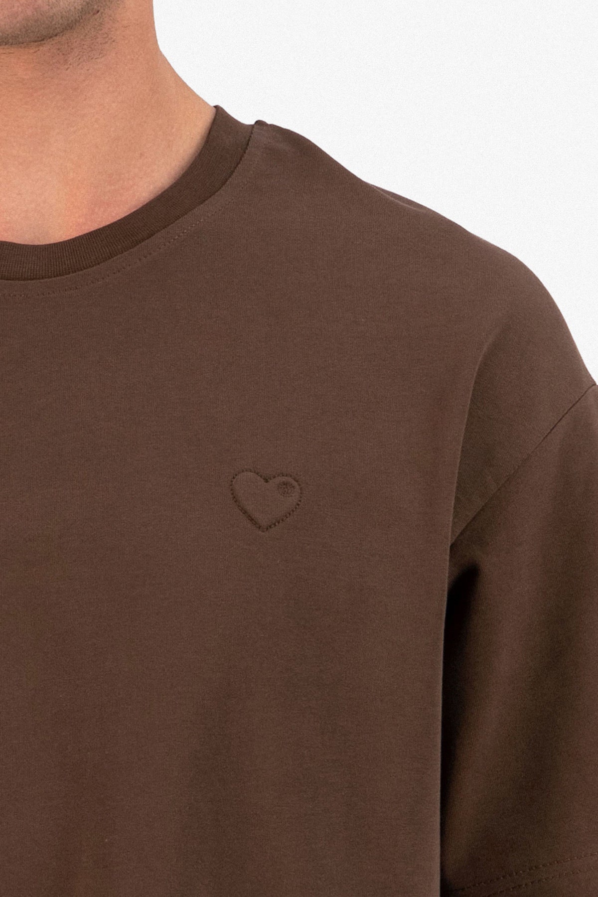 T-shirt marron petit cœur