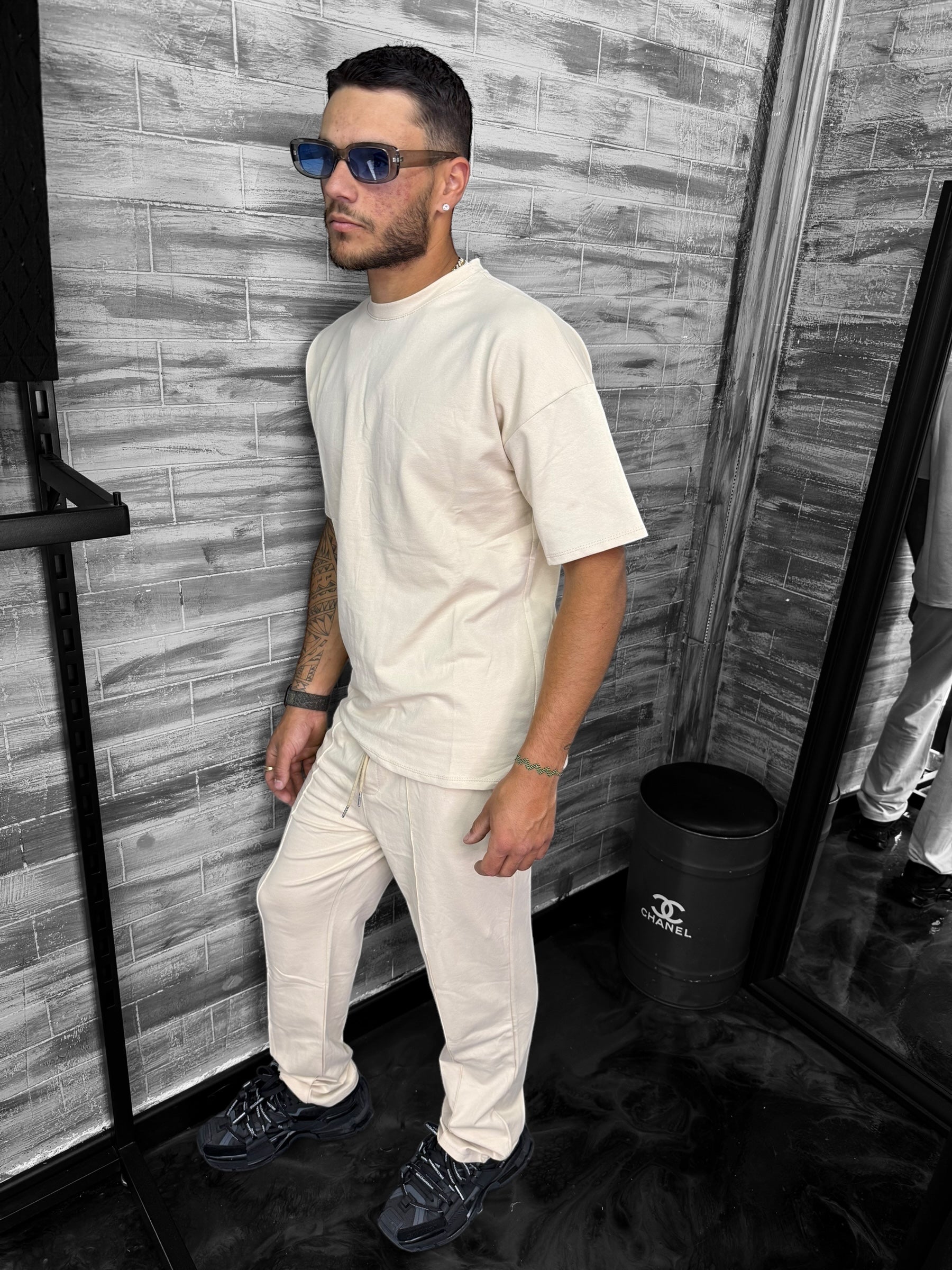 Ensemble Basic t-shirt pantalon beige