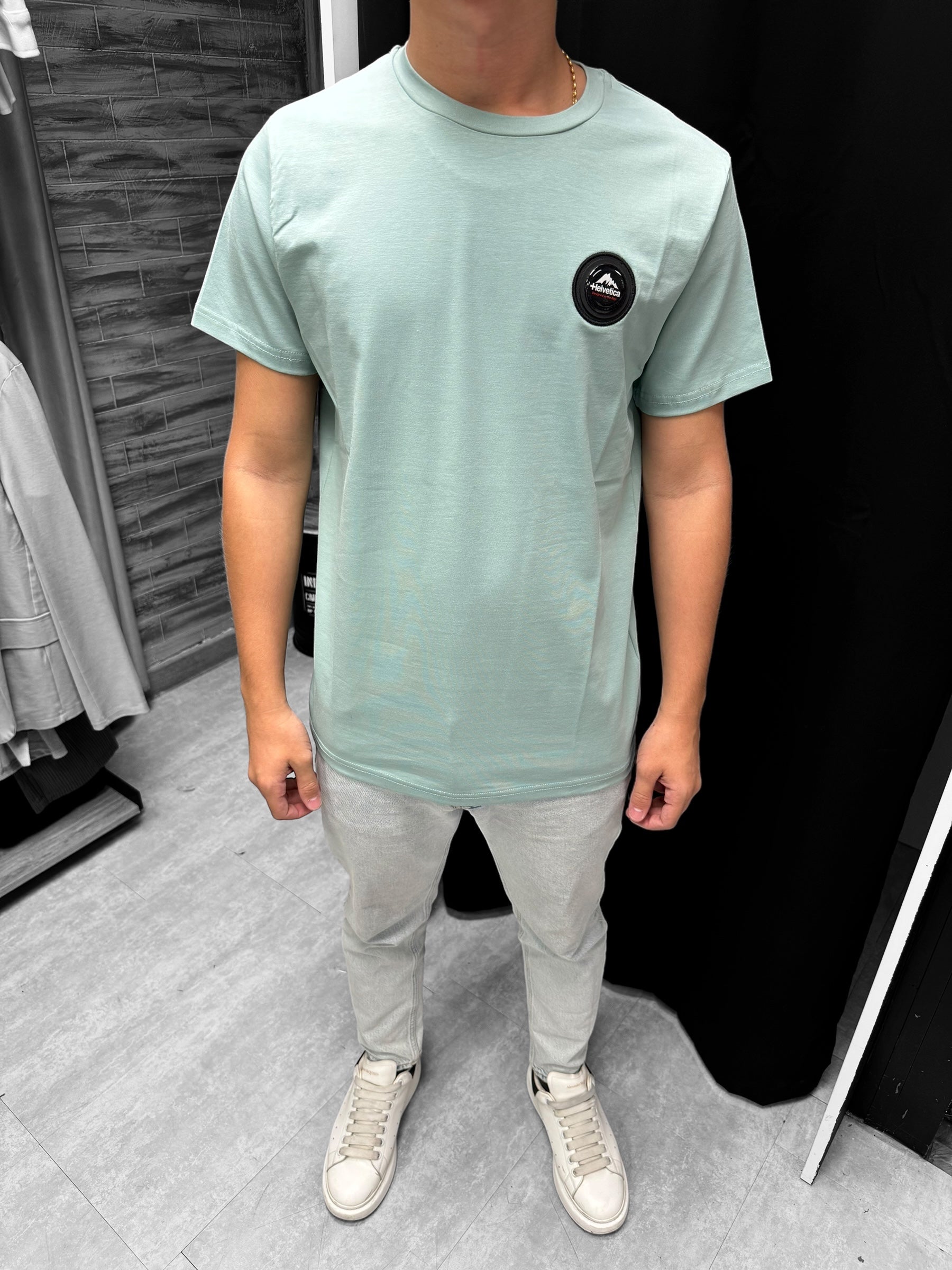 Helvetica - T-shirt Ajaccio pistache