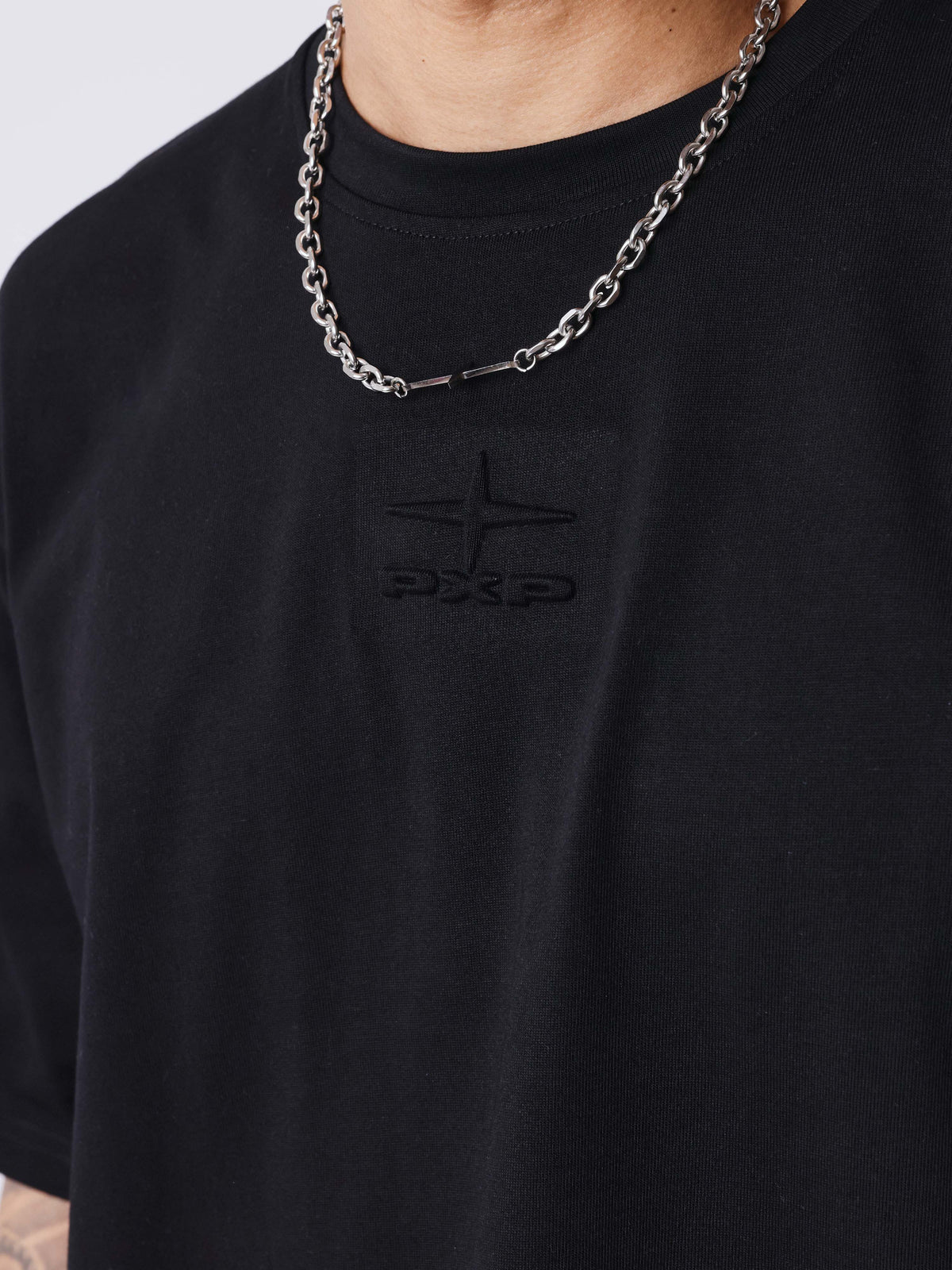 PXP - T-SHIRT MOTIF EMBOSSÉ NOIR