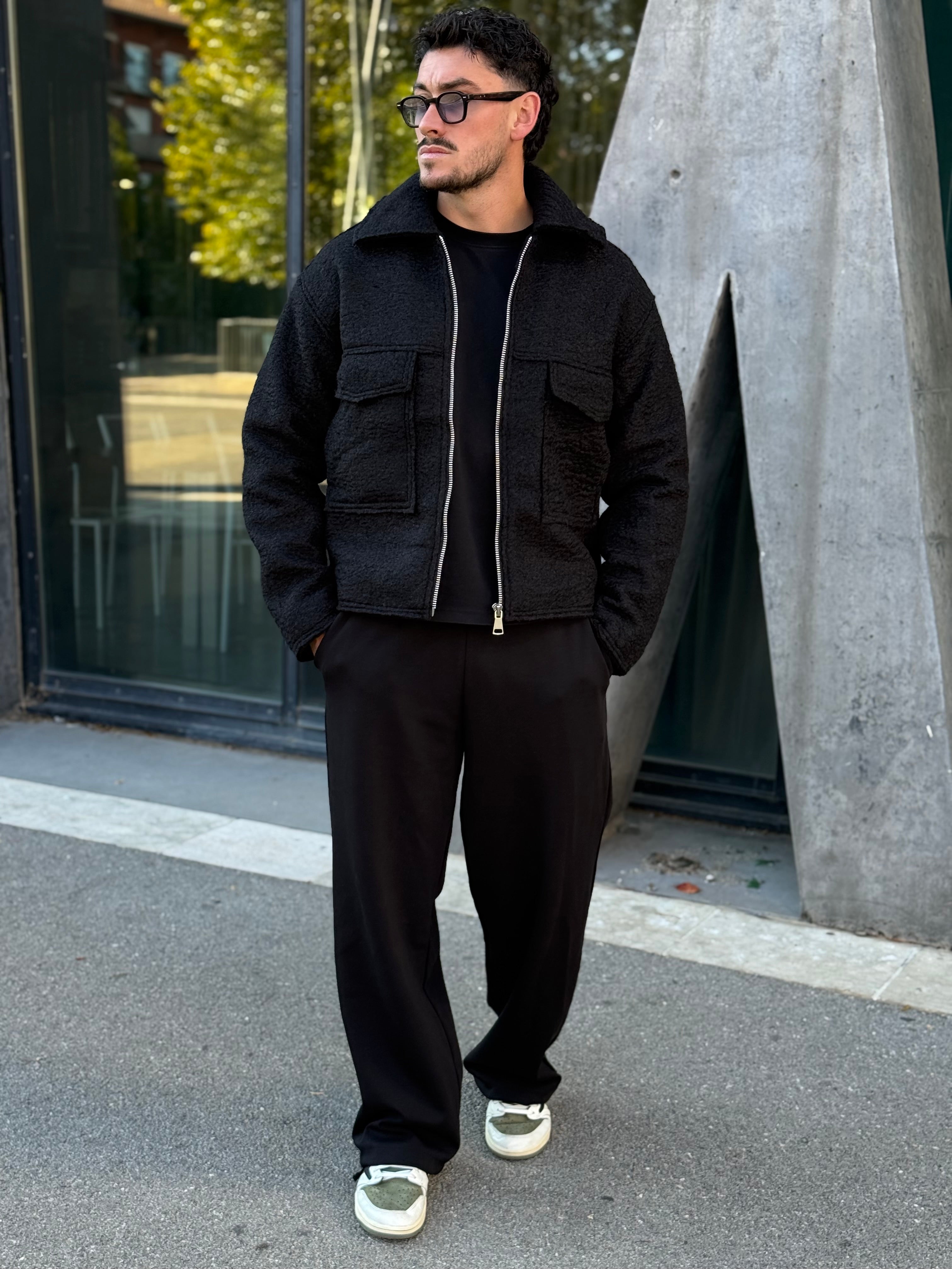 Veste noir en laine bouclée