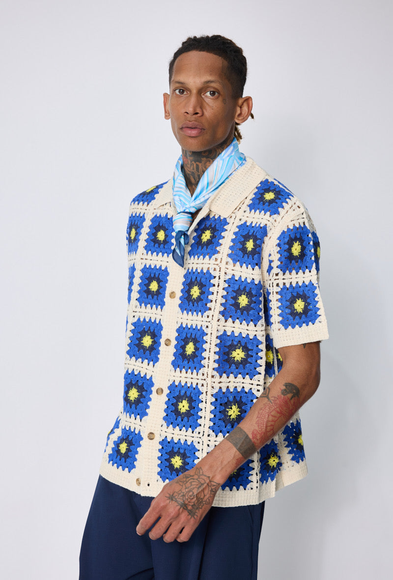 Chemise crochet bleu blanche jaune