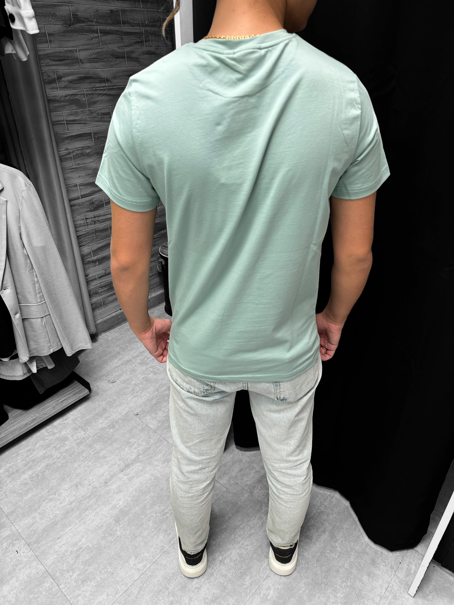 Helvetica - T-shirt Ajaccio pistache