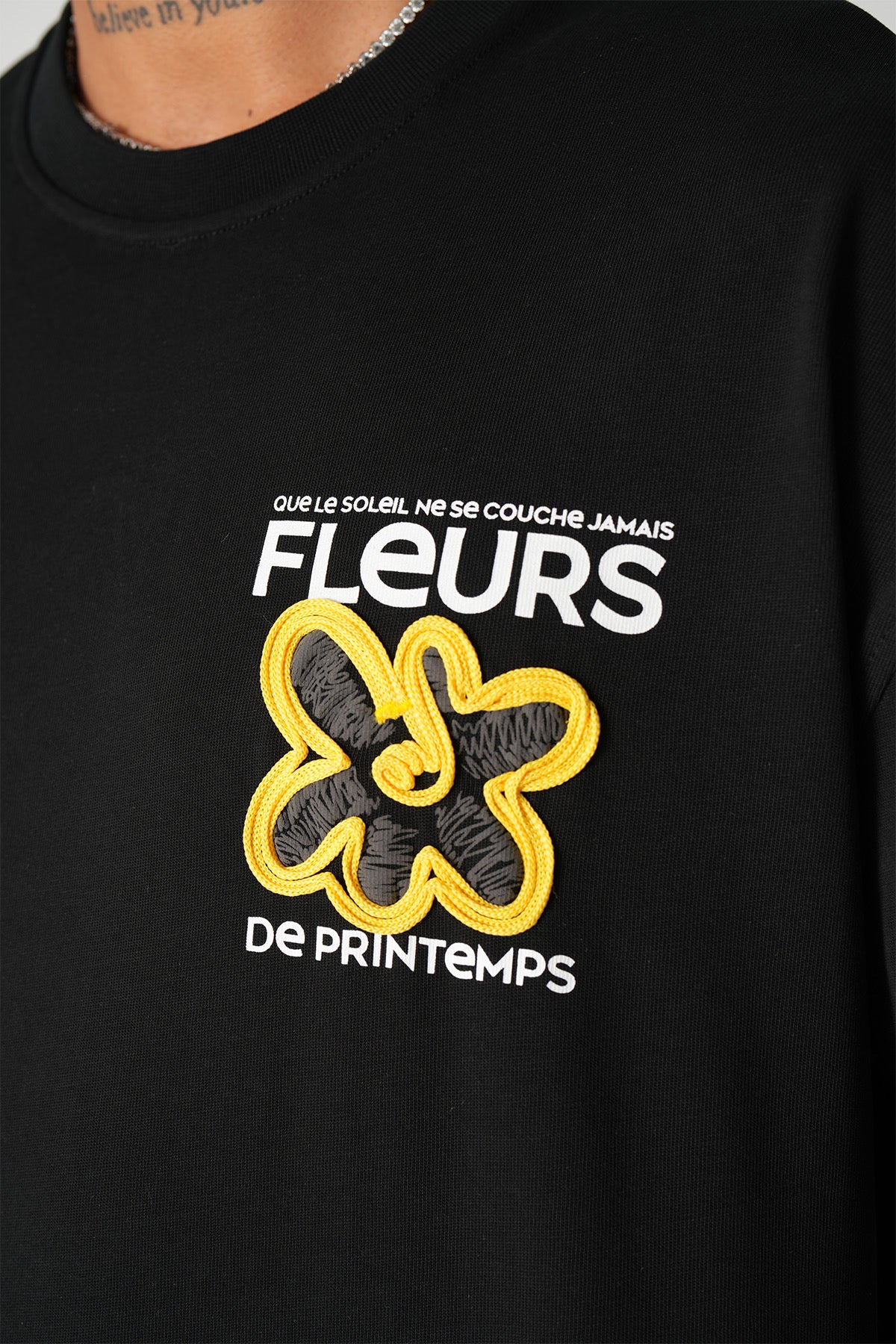 T-Shirt fleur noir