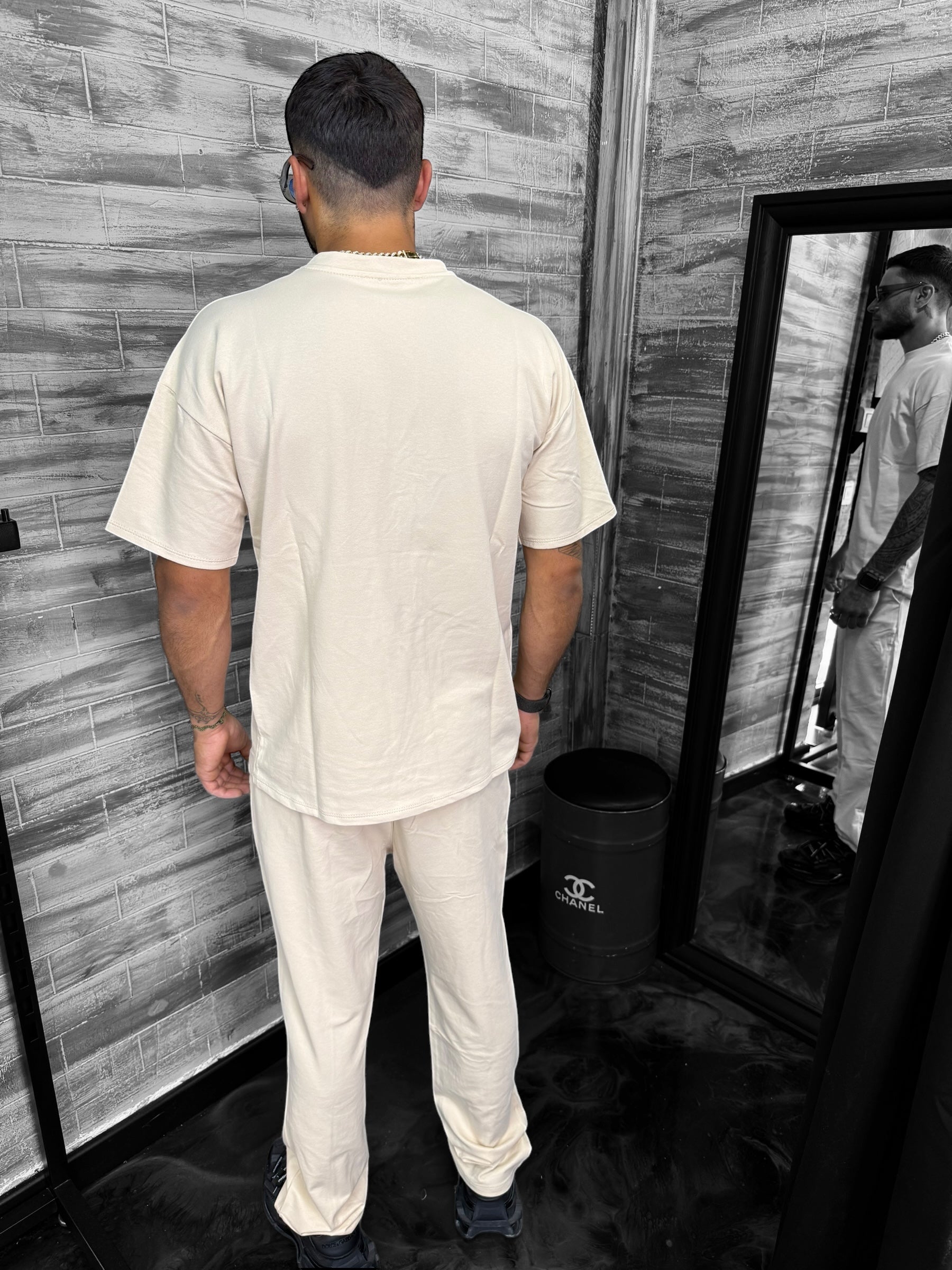 Ensemble Basic t-shirt pantalon beige