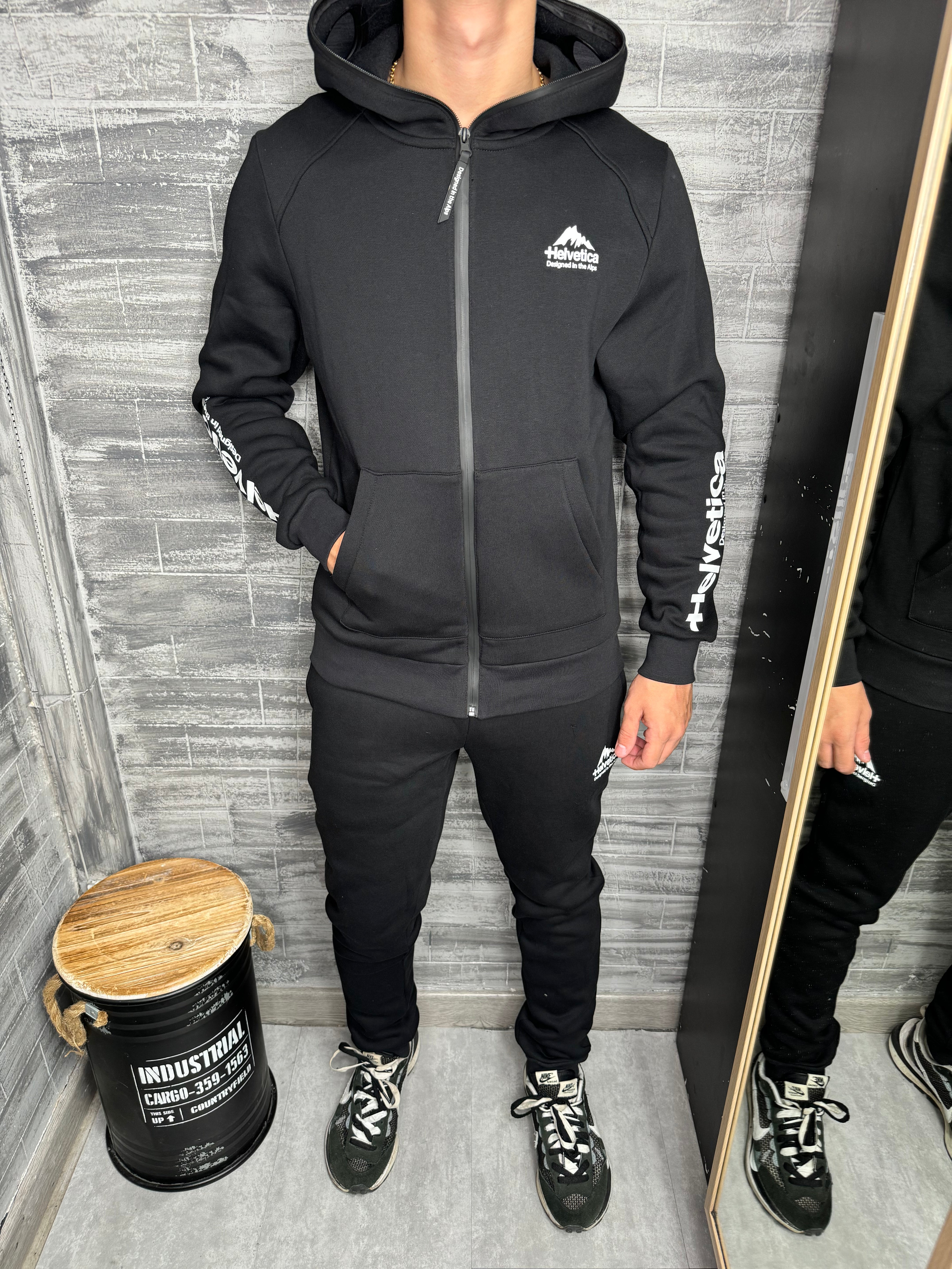 Helvetica - Veste Avron noir