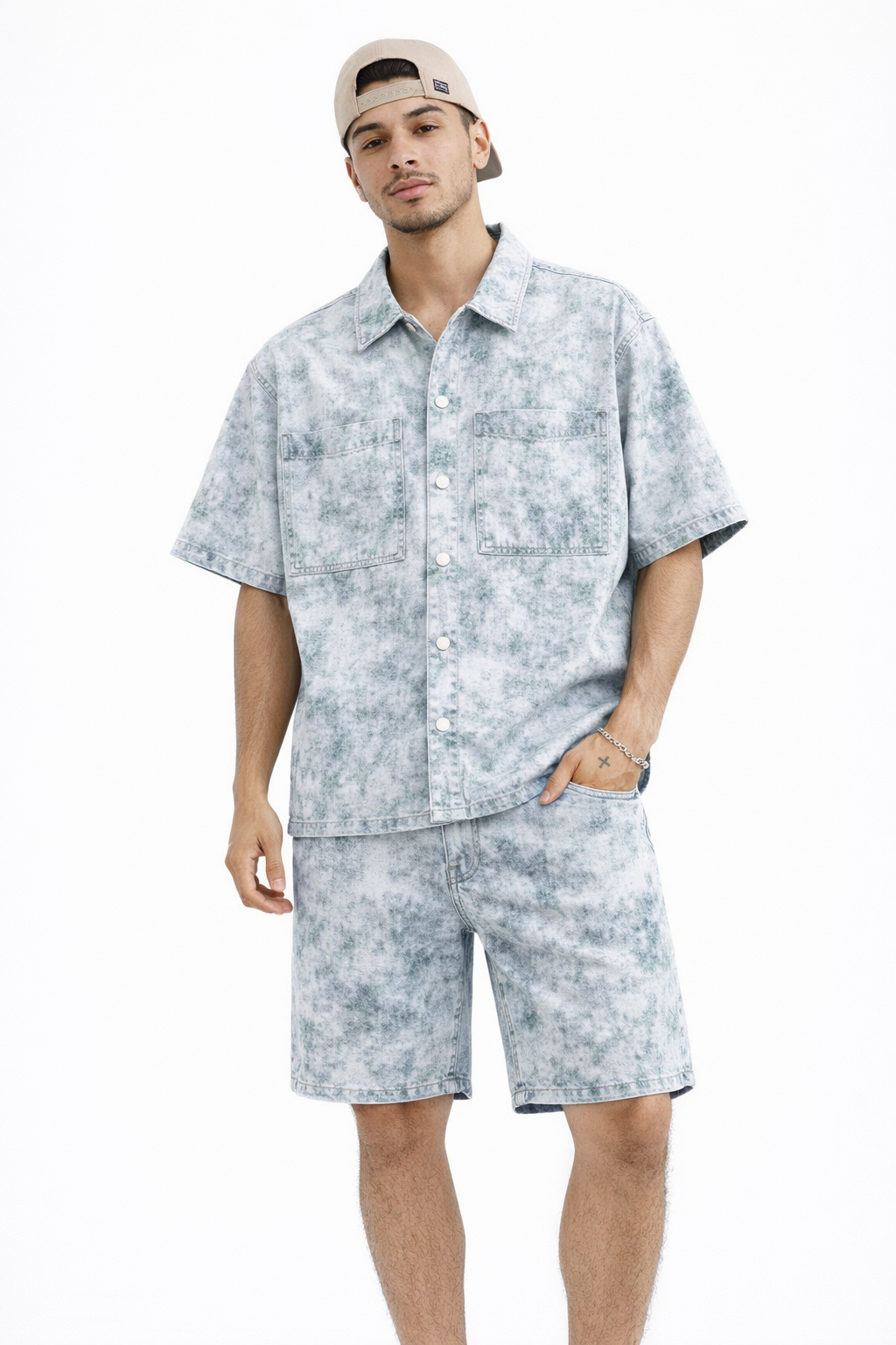 Ensemble short et chemise en jean motifs blancs et bleu