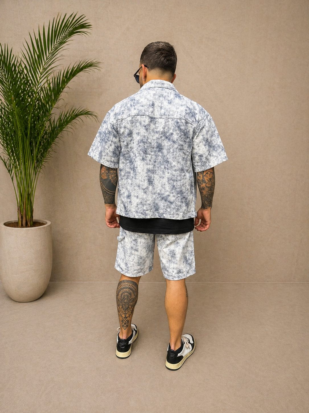 Ensemble short et chemise en jean motifs blancs et bleu