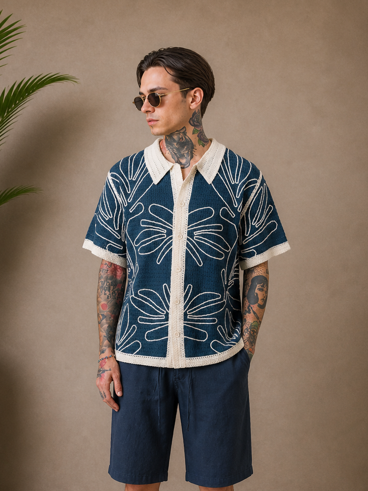 Chemise crochet motifs bleu et beige
