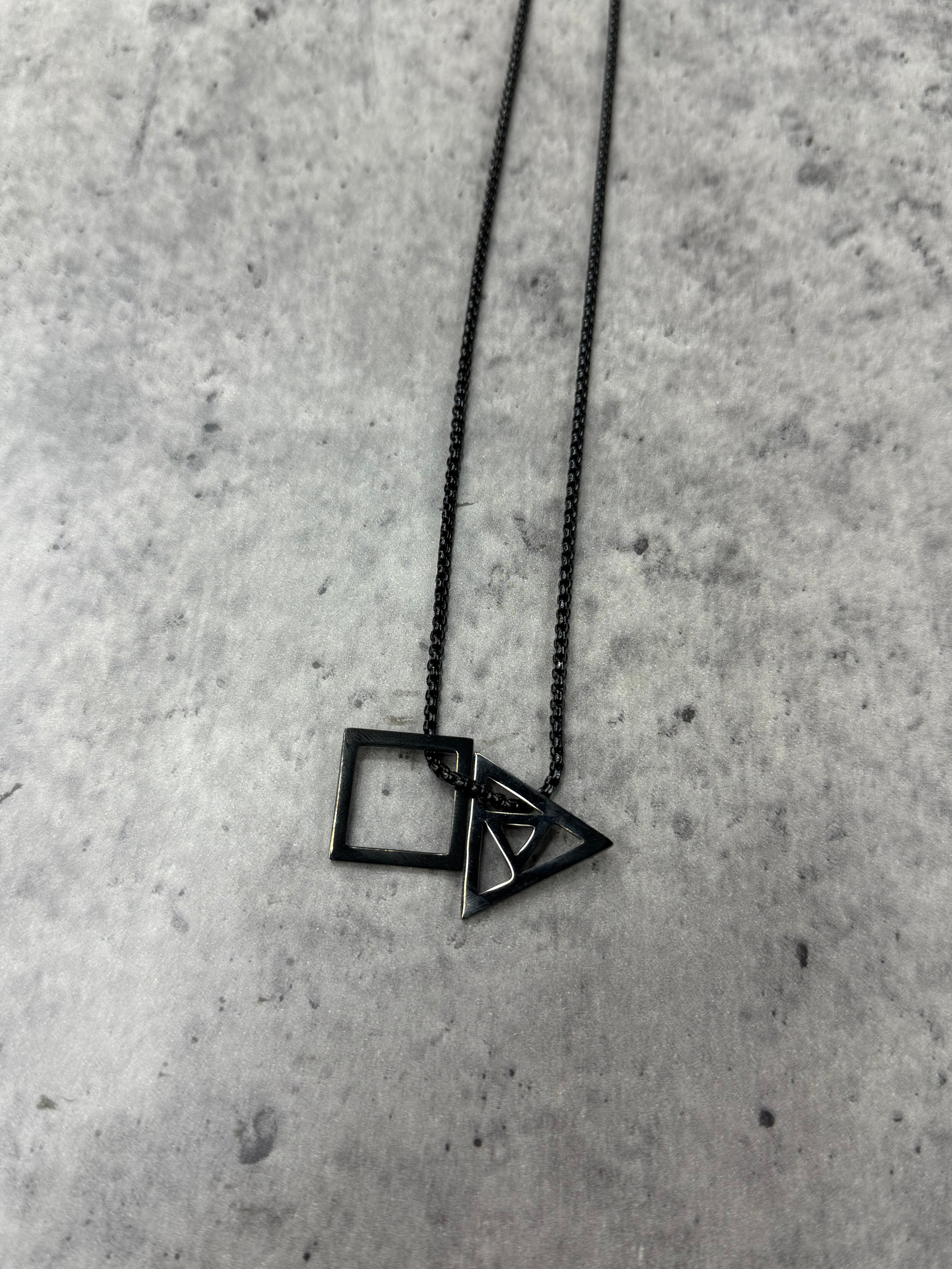 Chaine - Triangle - Noir