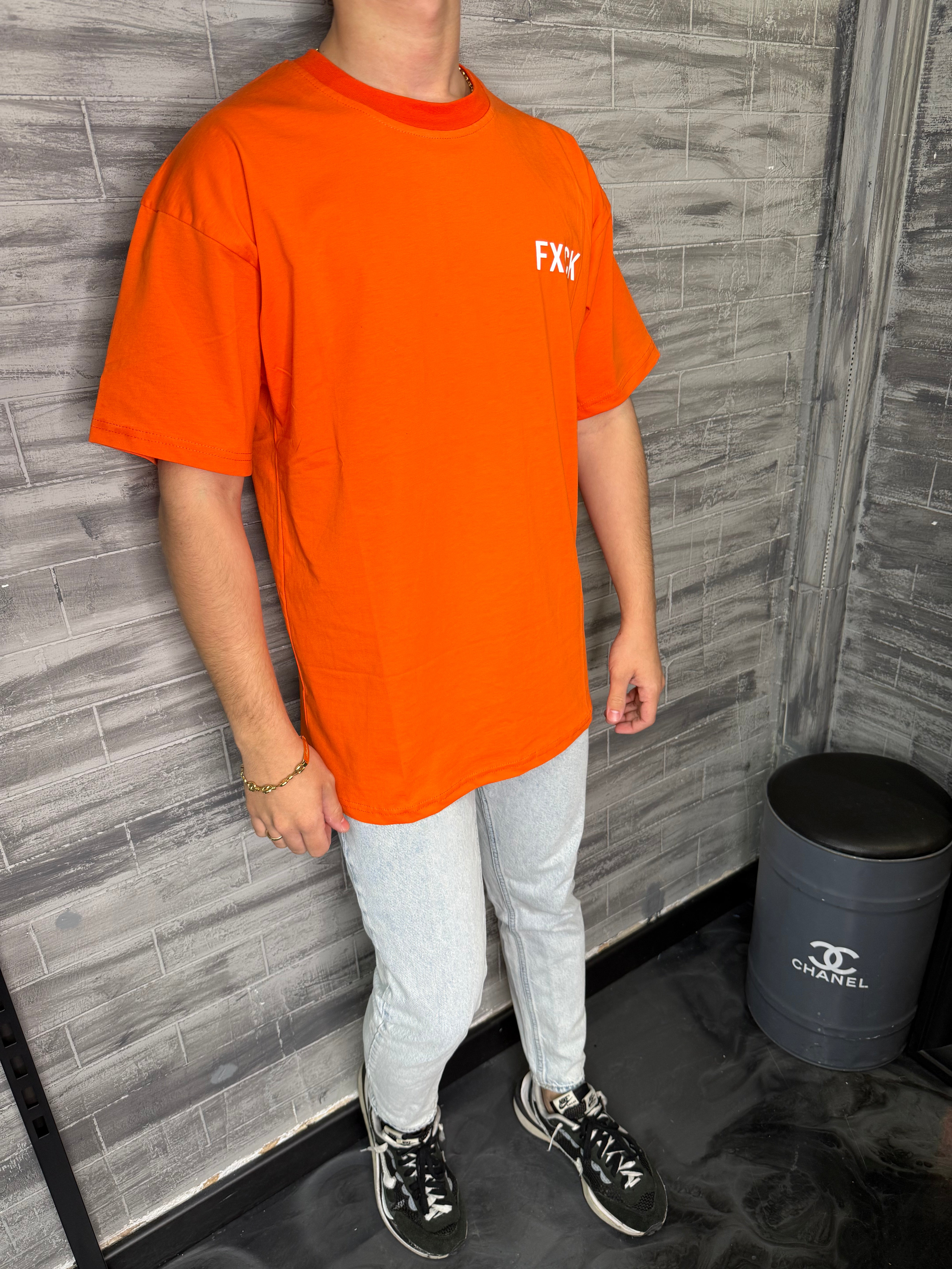 T-shirt Orange Fuck les marques