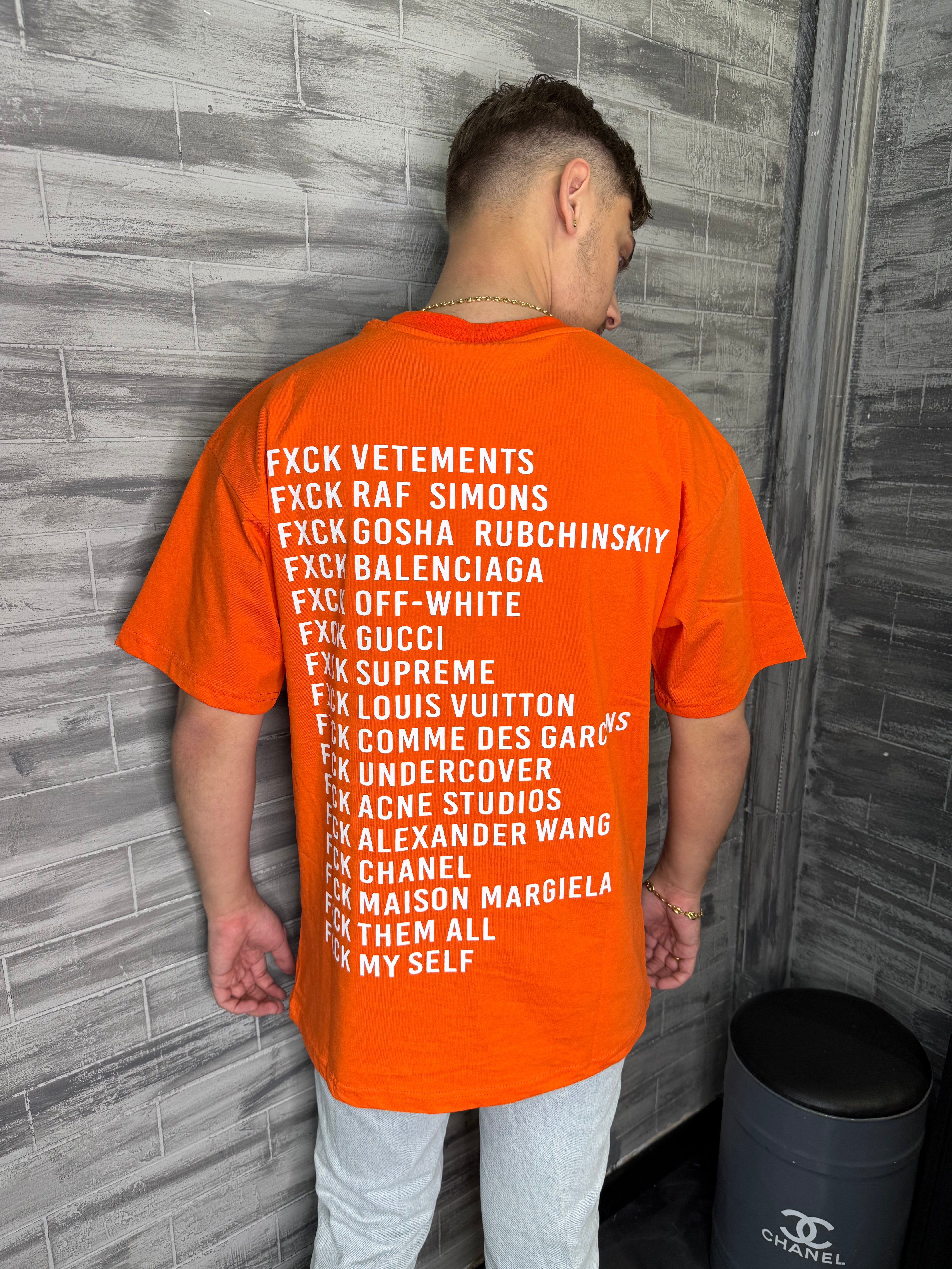 T-shirt Orange Fuck les marques