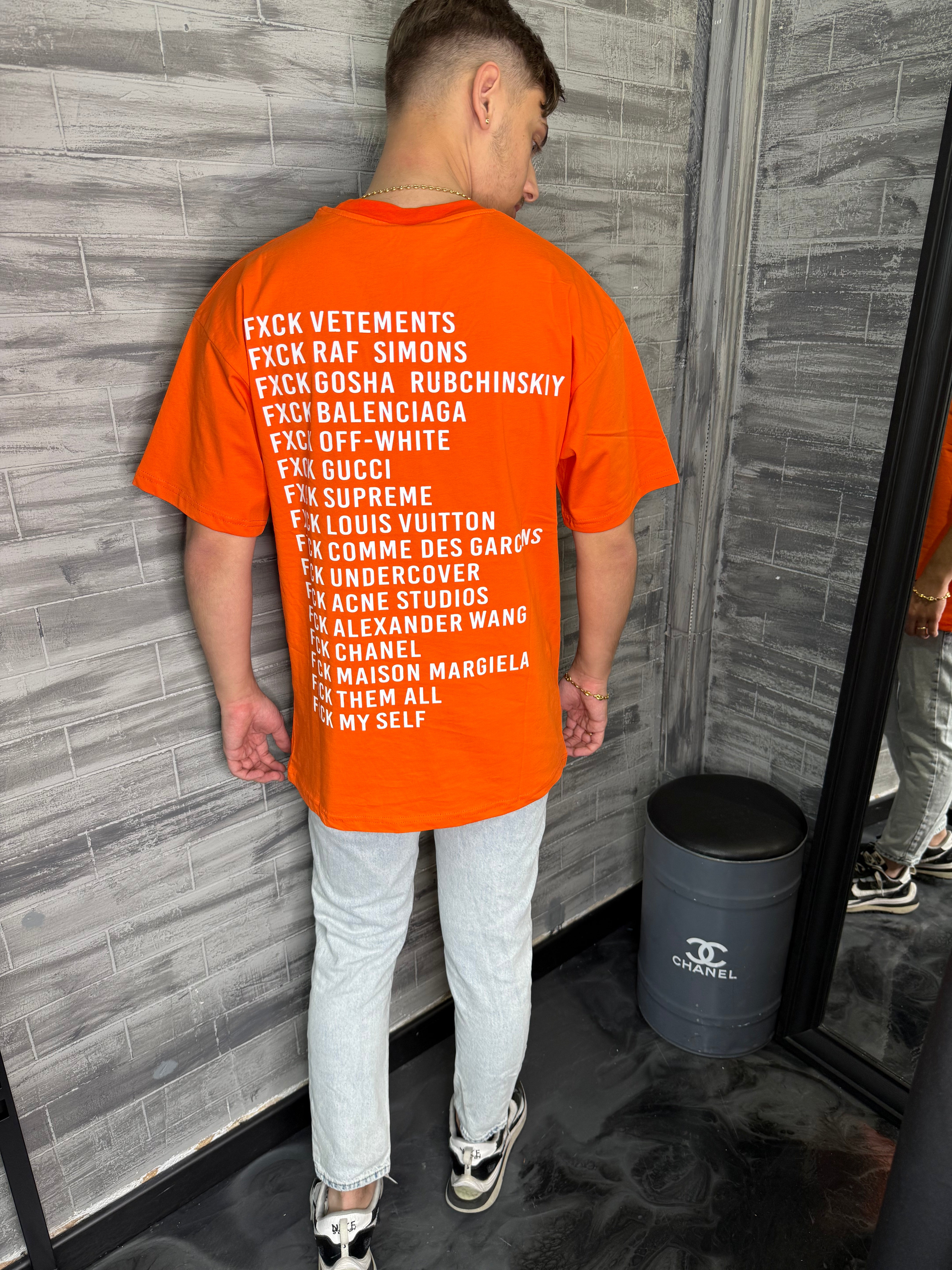 T-shirt Orange Fuck les marques