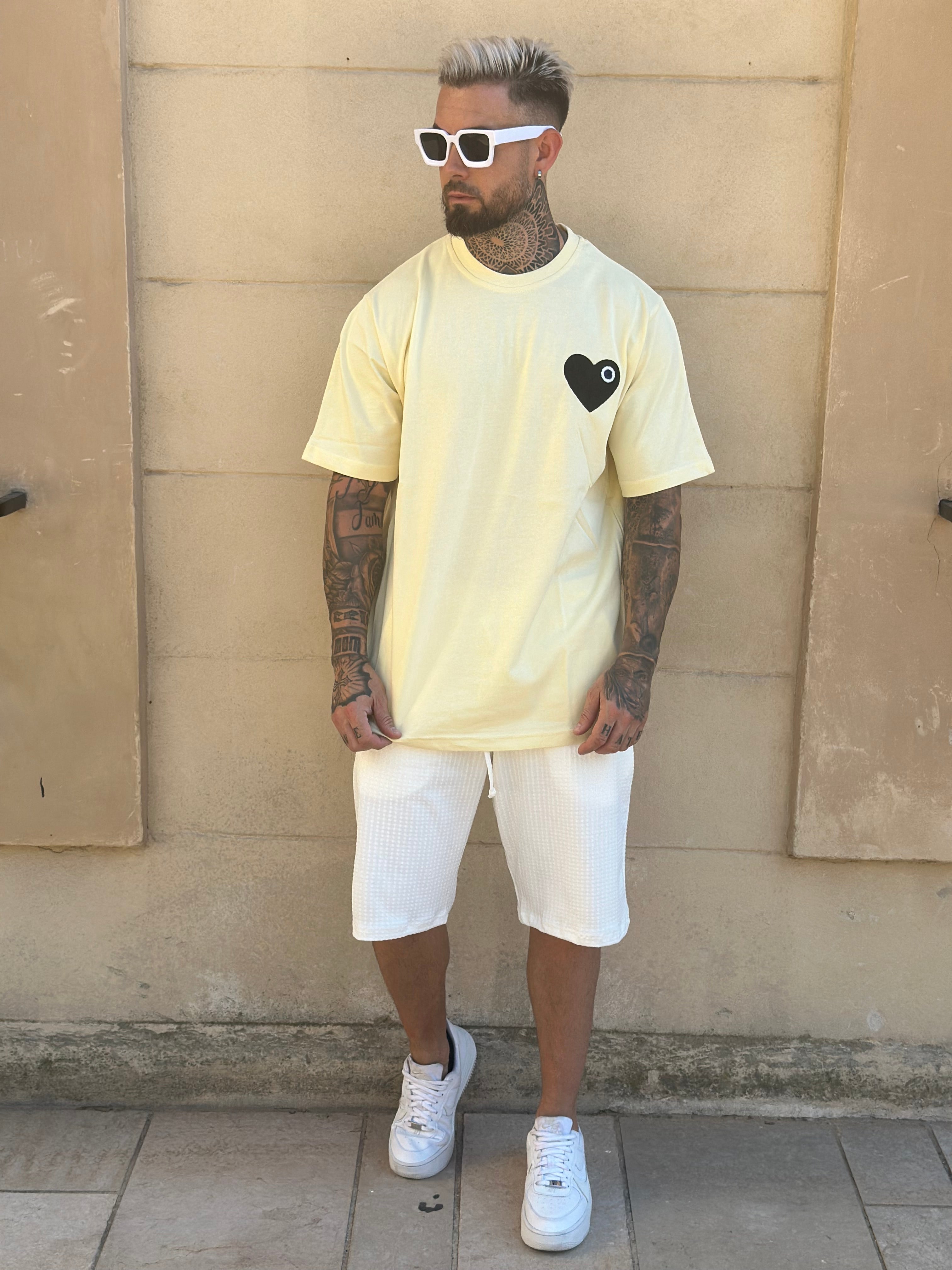 T-shirt Jaune coeur Noir