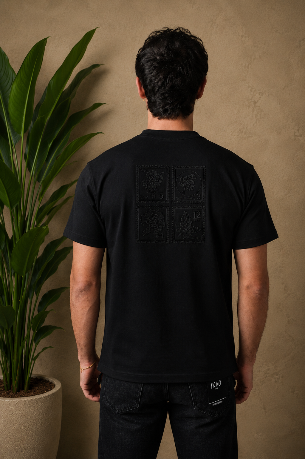 T-Shirt noir motif brodé
