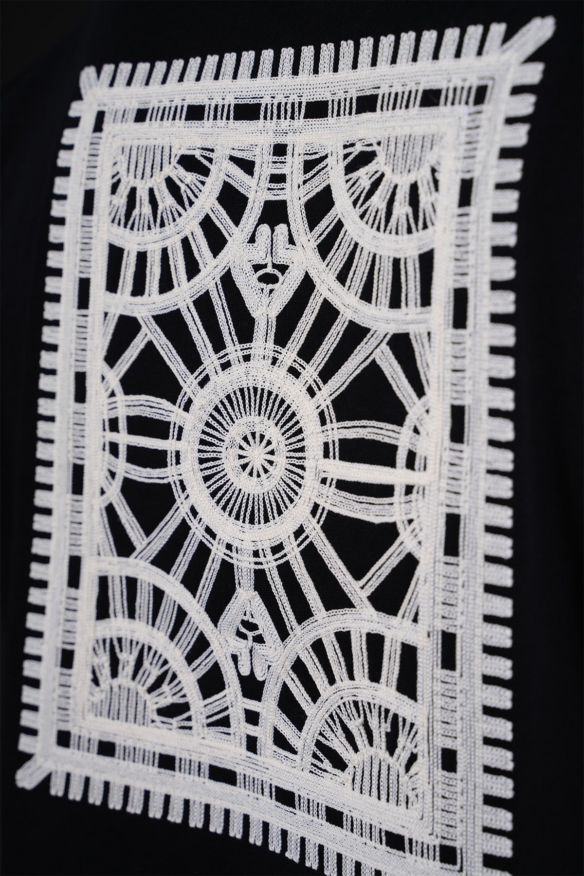 T-Shirt noir motif brodé