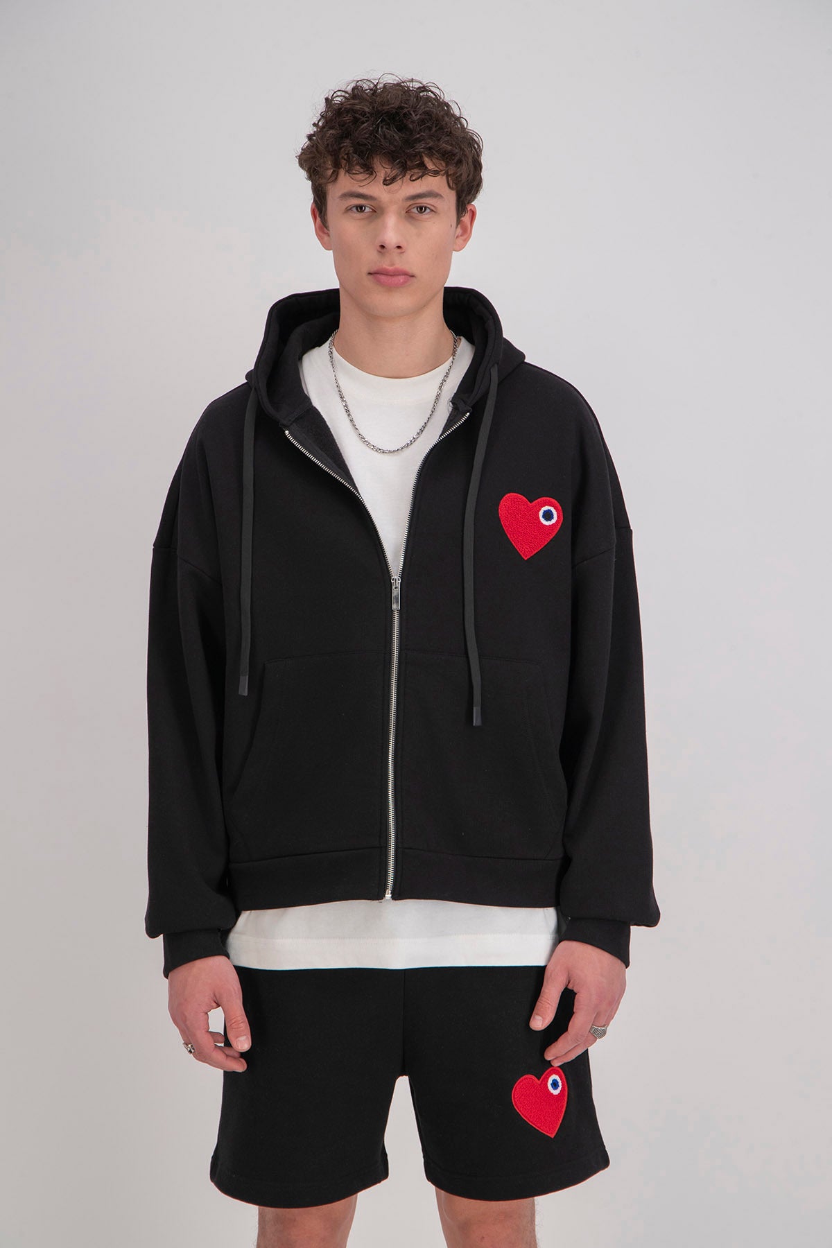 Veste / Sweat zip capuche noir Cœur noir