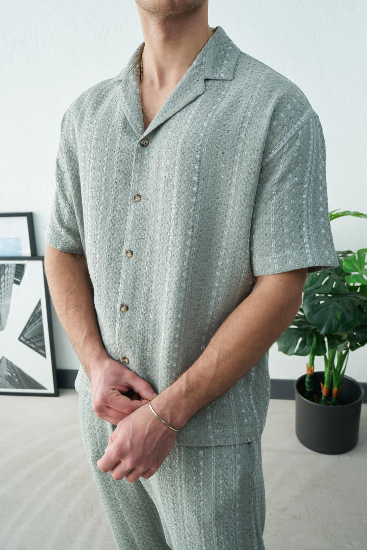 Chemise manche courte à motif vert clair