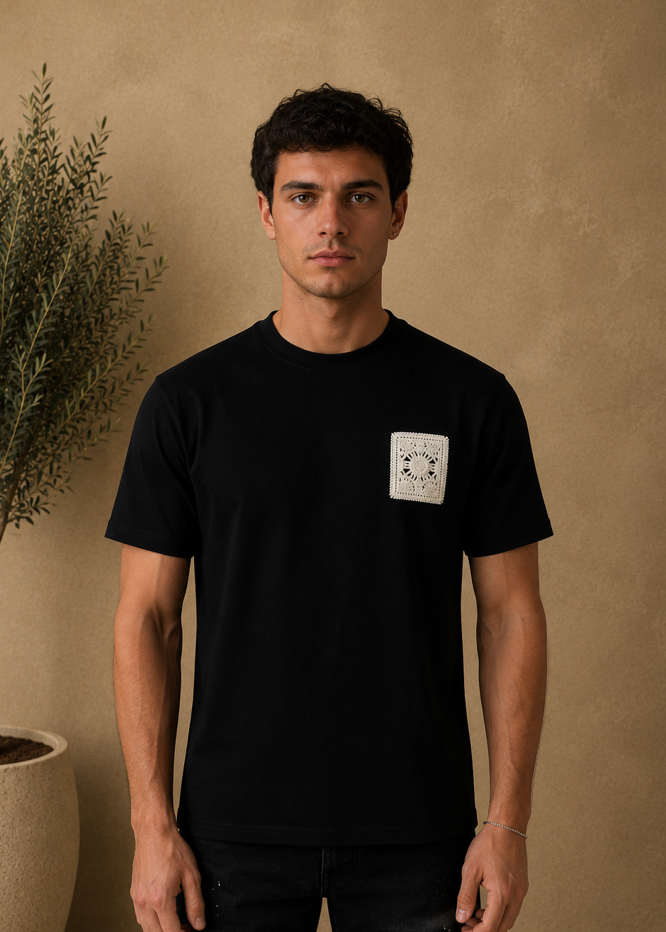 T-Shirt noir motif brodé