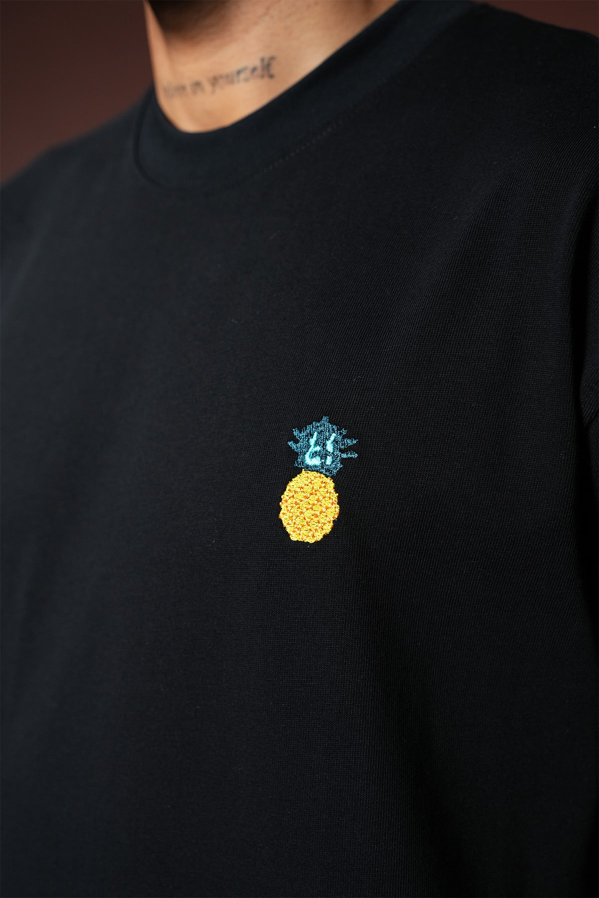 T-shirt motifs Ananas noir