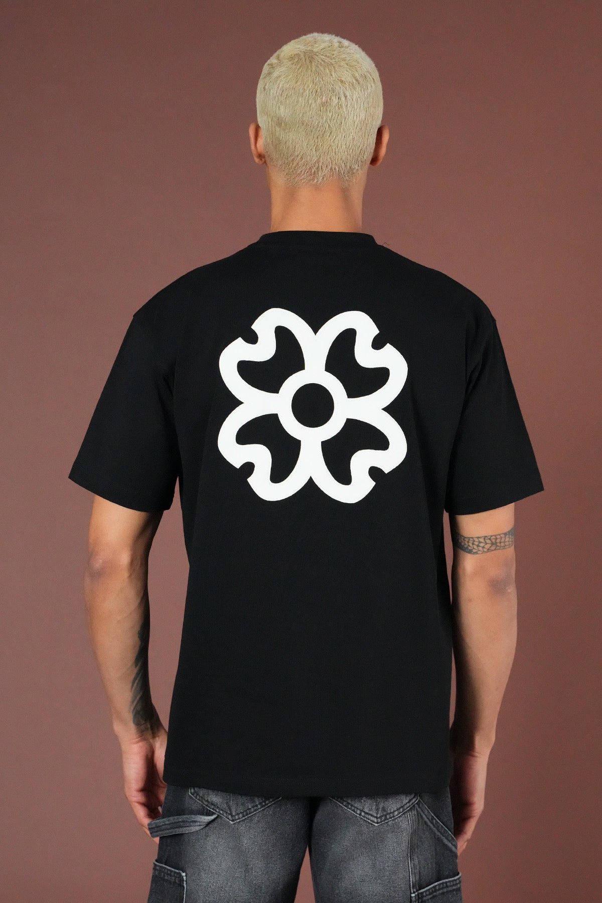 T-Shirt noir Trèfle blanc
