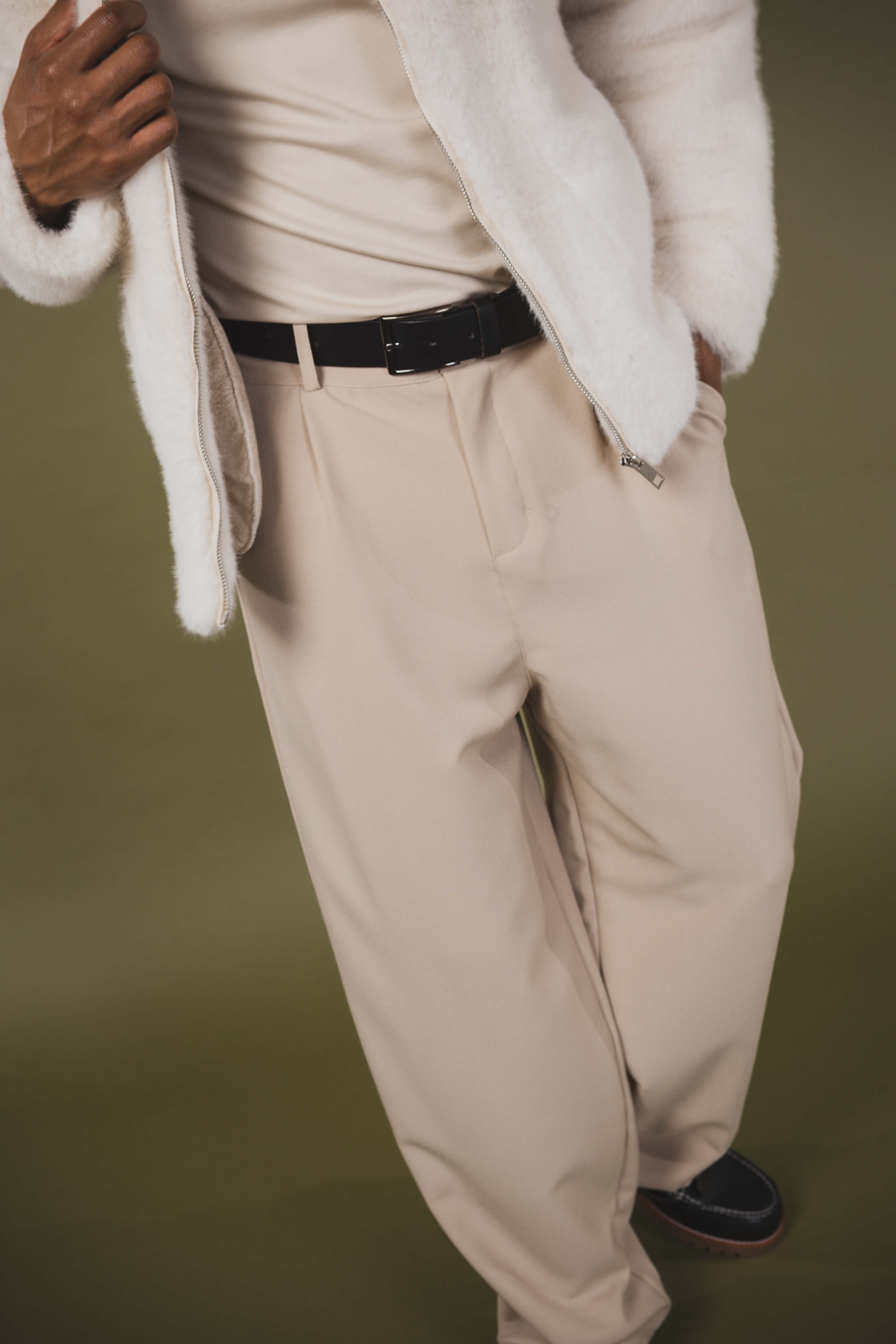 Pantalon beige coupe droite