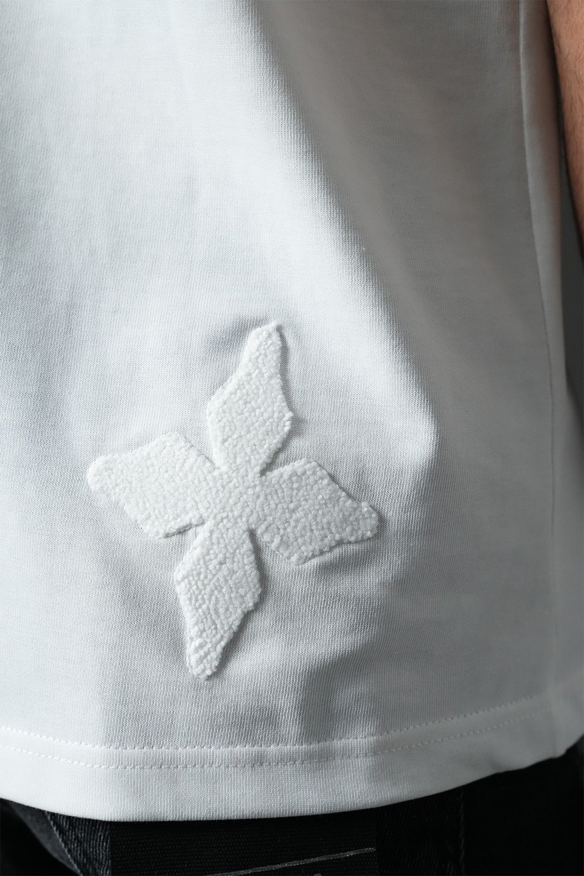 T-Shirt Trèfle relief blanc