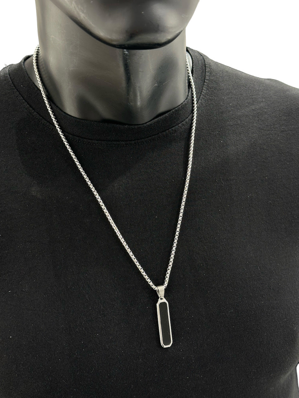 Collier pendentif noir / argent