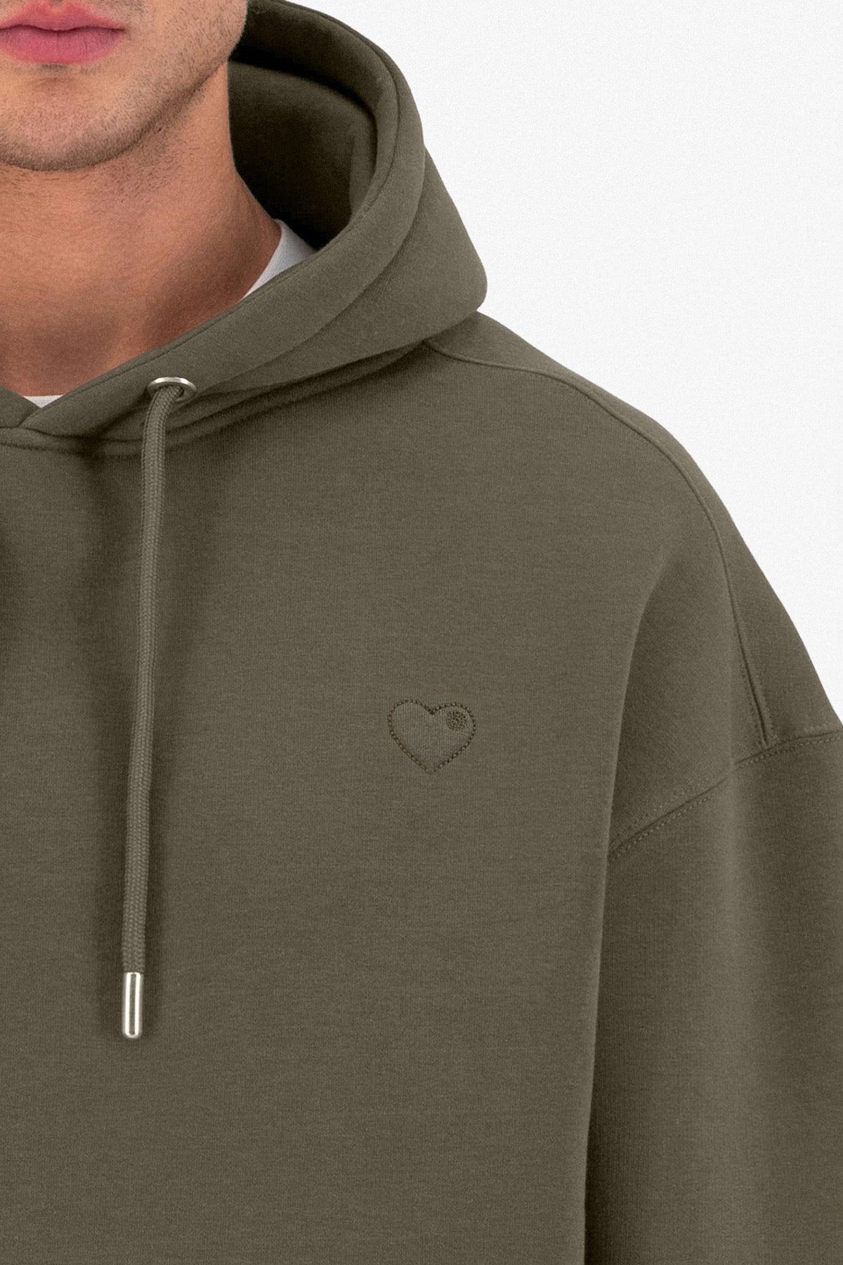 Sweat capuche kaki petit cœur