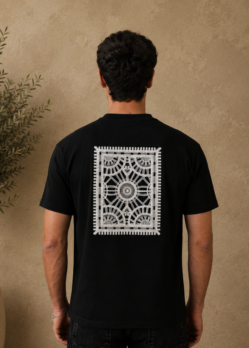 T-Shirt noir motif brodé