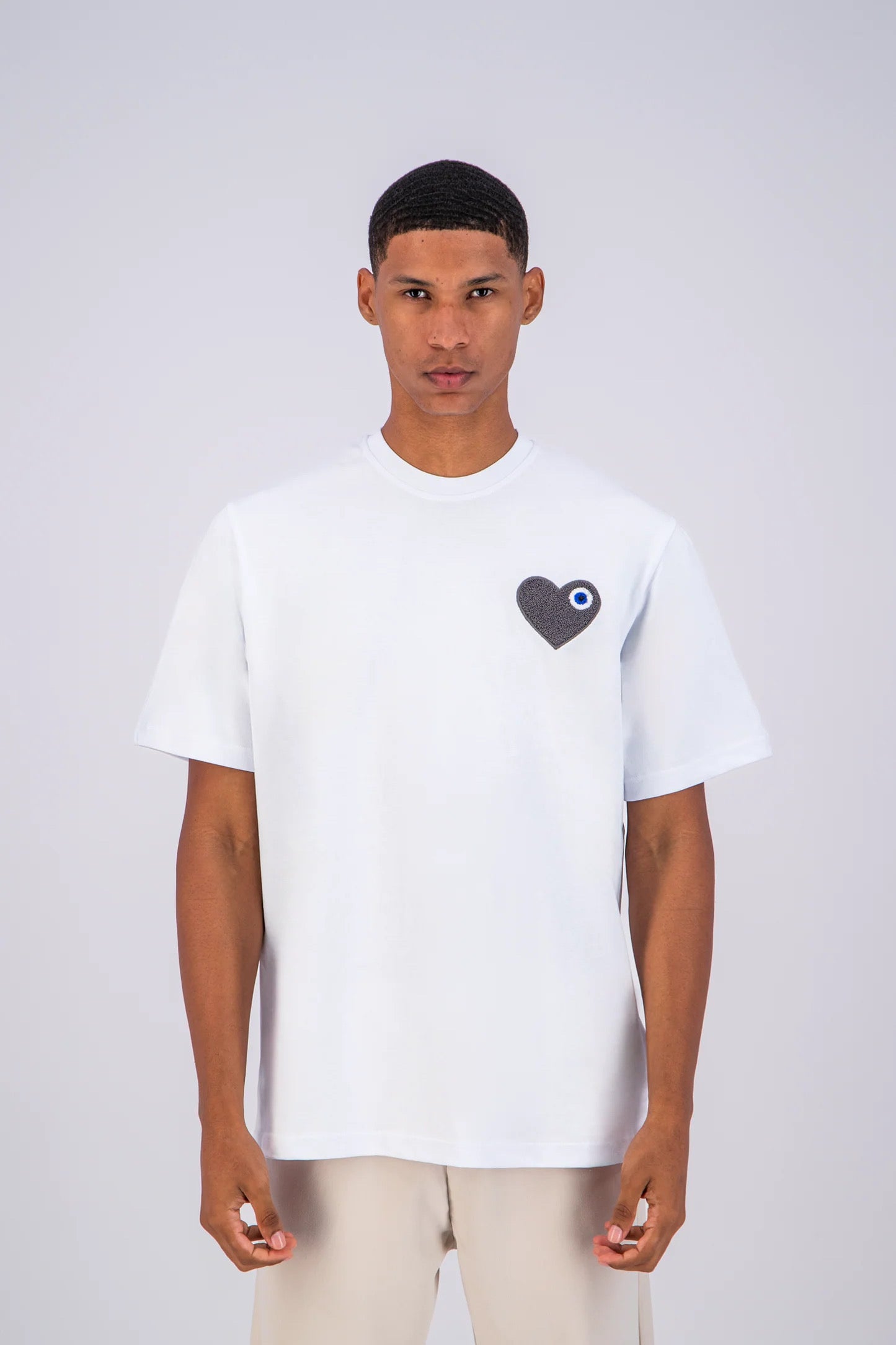 T-shirt blanc cœur gris