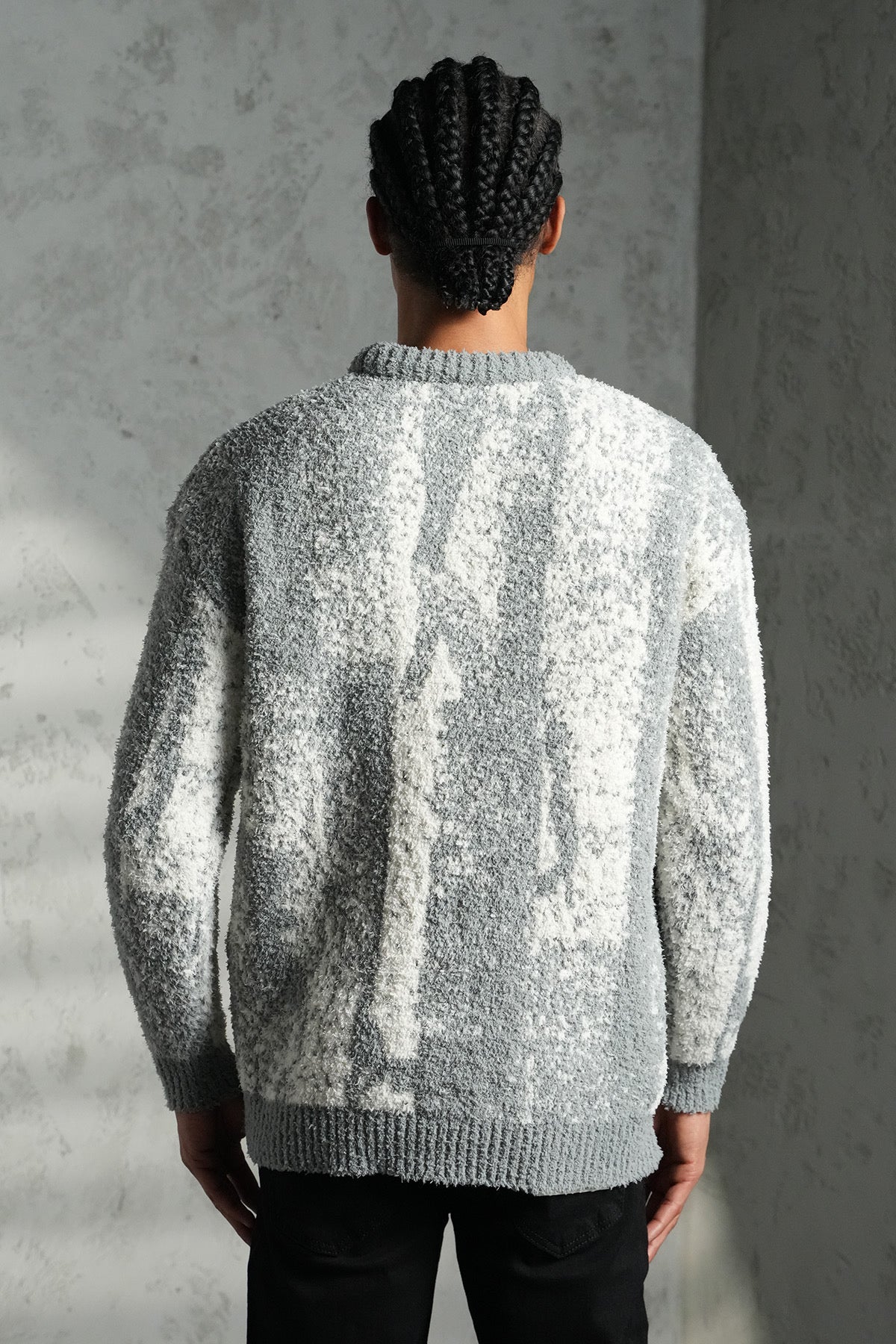 Pull fluffy gris et blanc