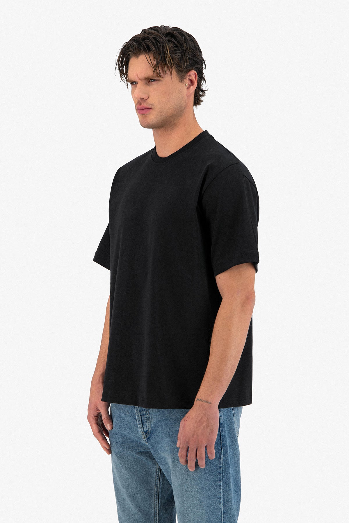 T-shirt noir petit cœur
